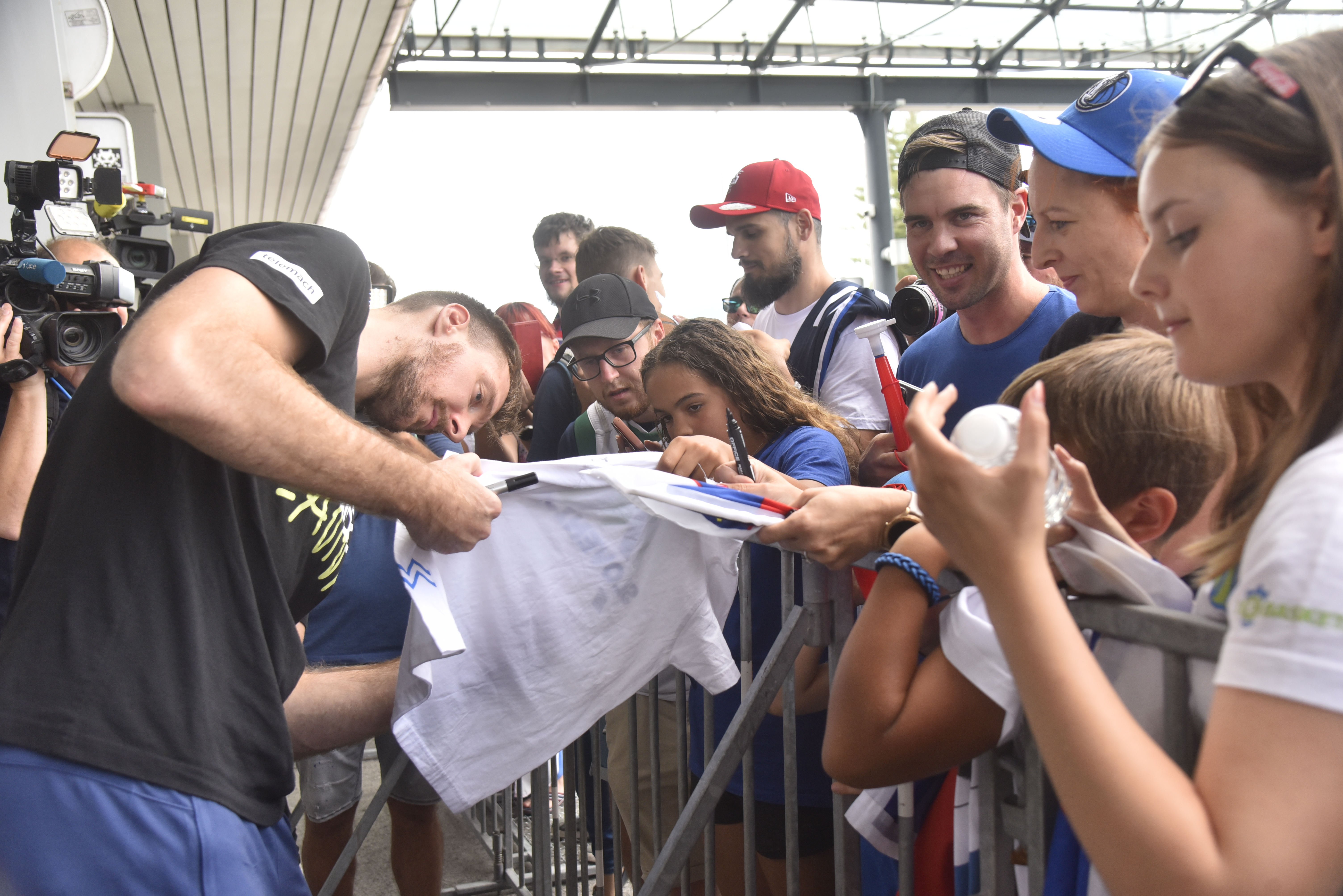 košarkarji, Brnik, sprejem