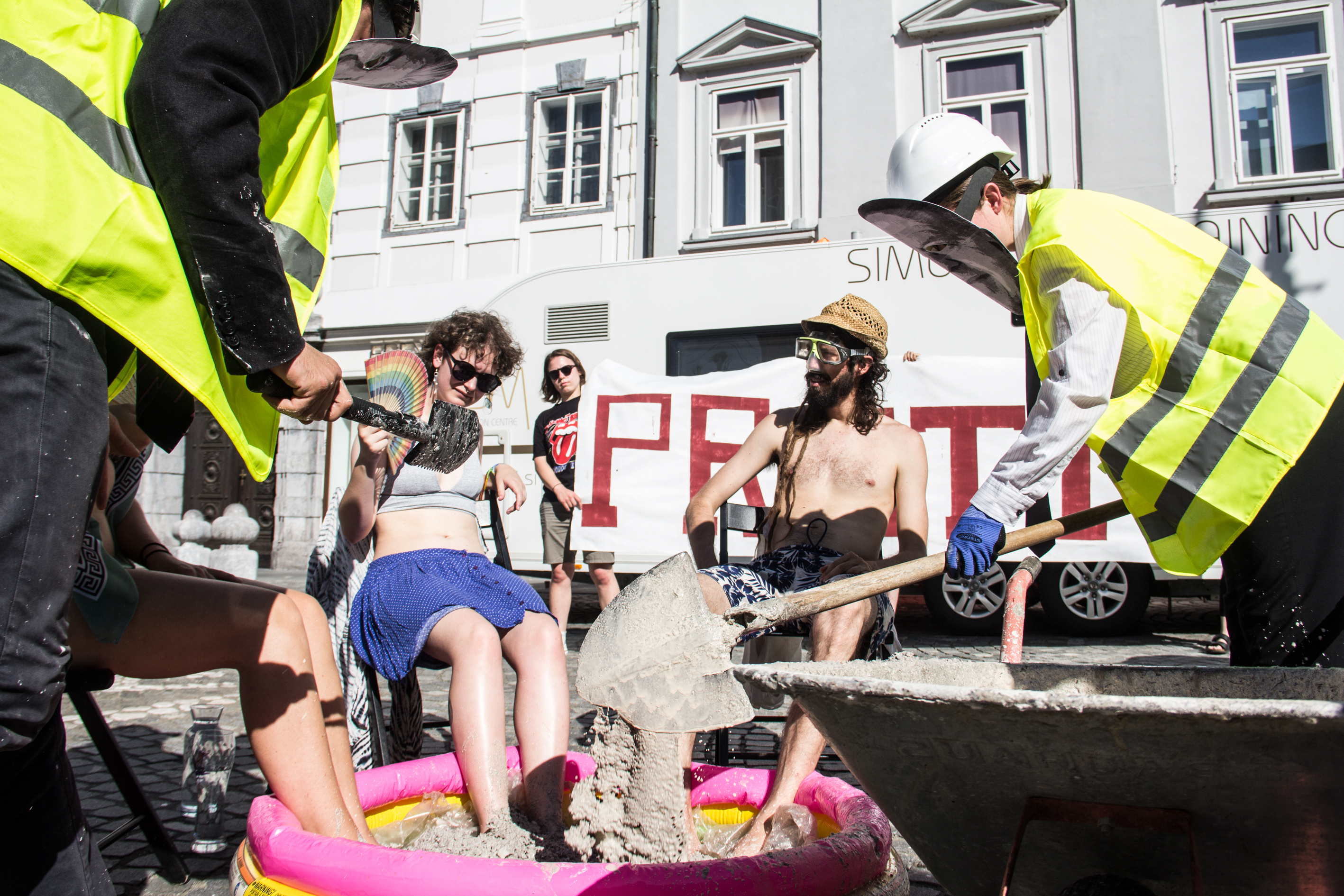 zabetonirani, mladi za podnebno pravičnost