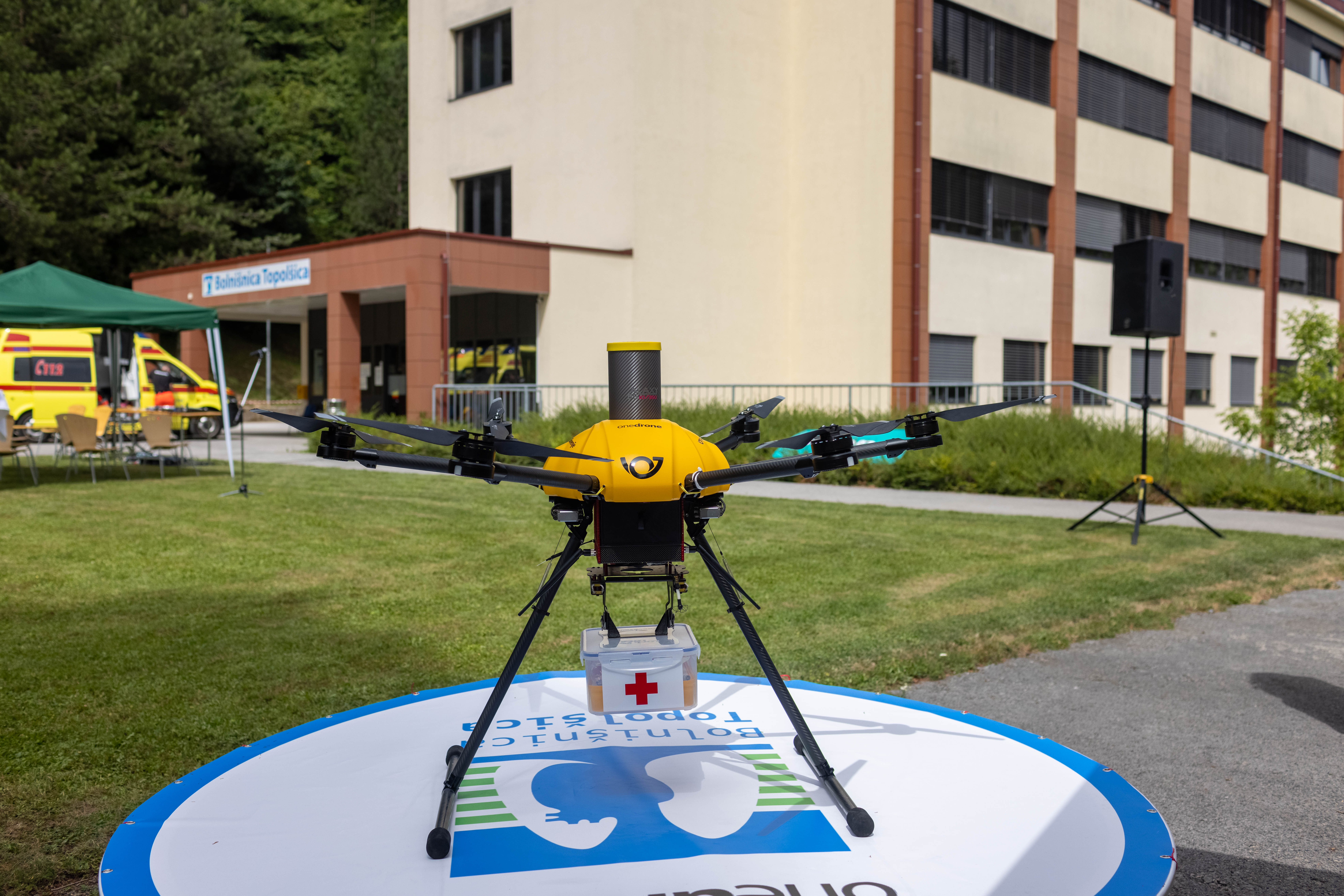 pošta, dron, dostava, brezpilotno letalo