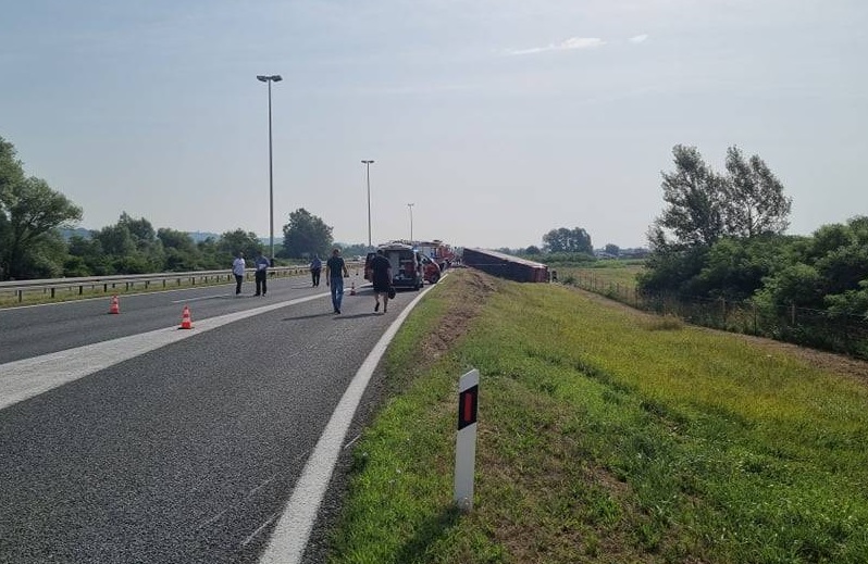 avtobus, prometna nesreča, slavonski brod