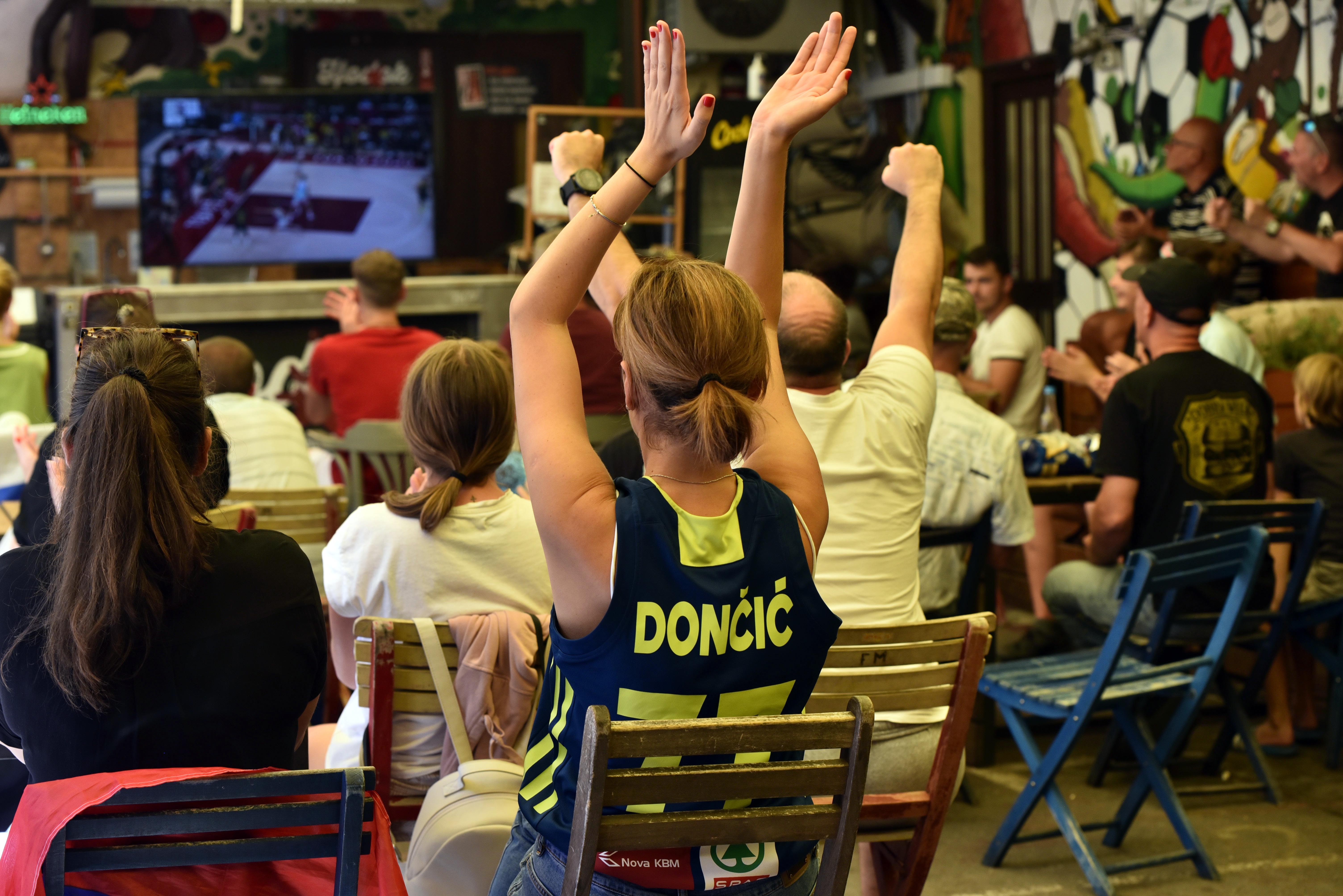 navijači OI  Slovenija: Avstralija