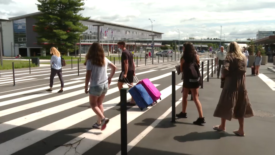 brnik, letališče, dijaki, maturantski izlet