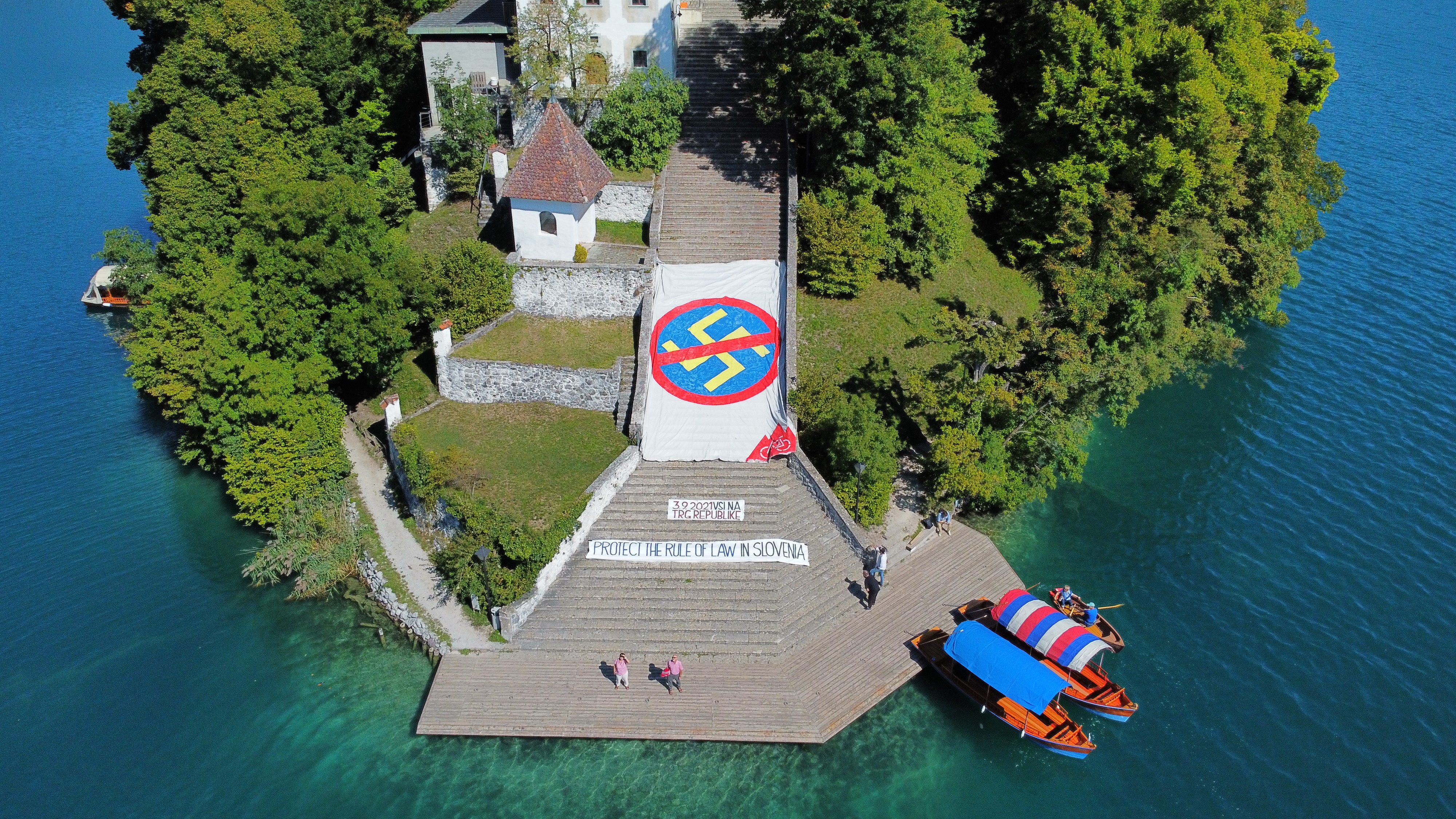 Bled, blejski strateški forum, protest