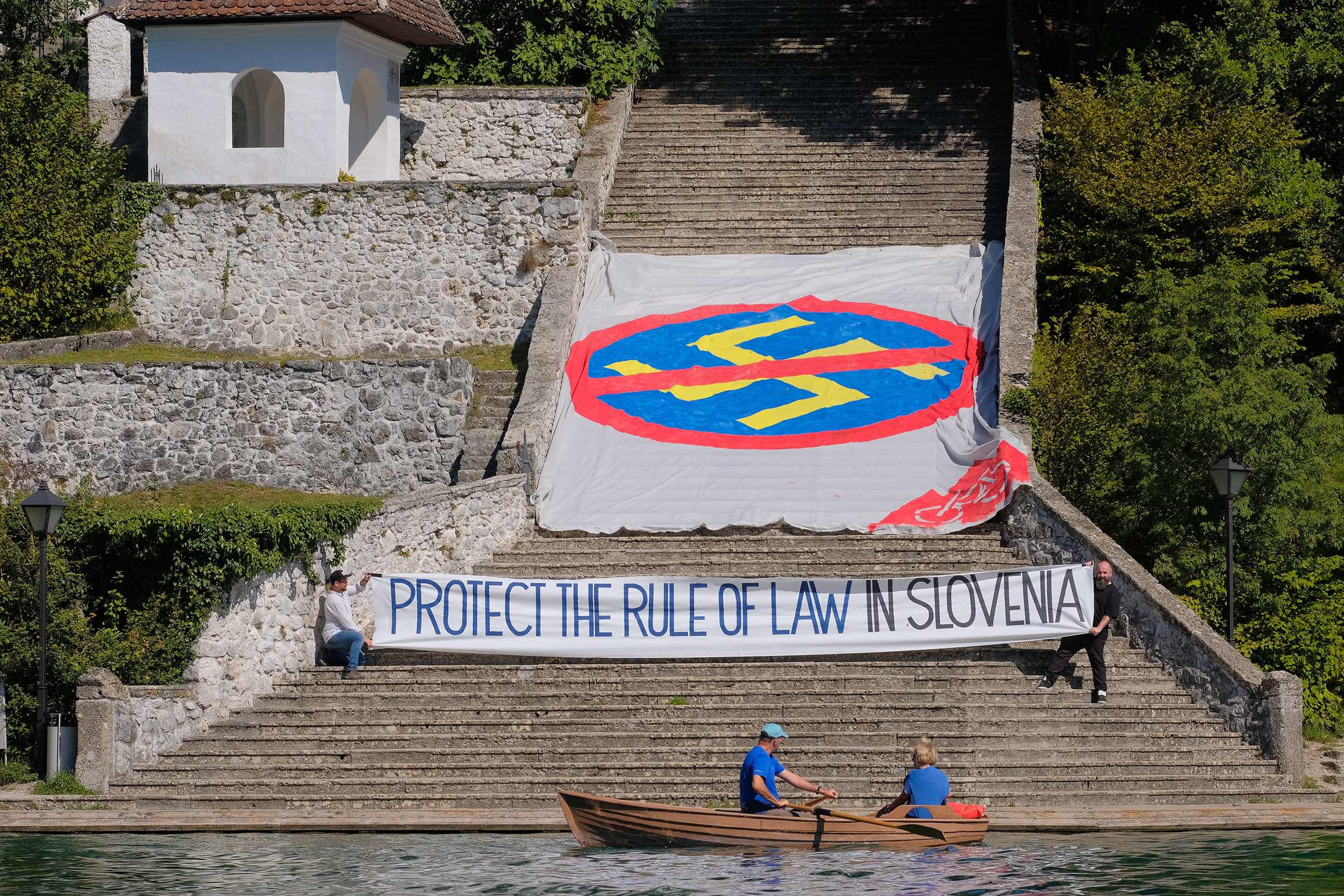 Bled, blejski strateški forum, protest
