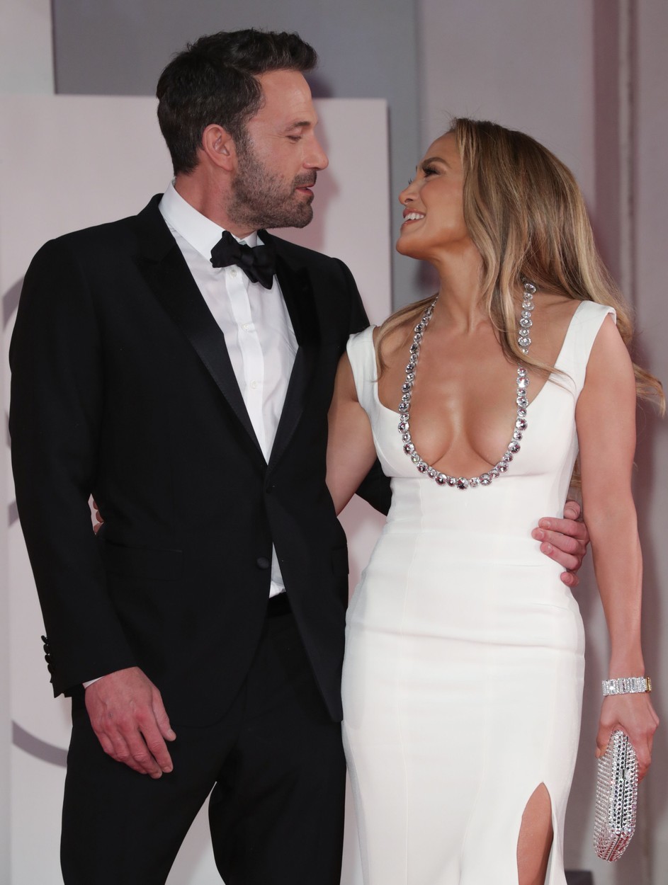 1631521383-Jennifer-Lopez-Ben-Affleck.jpg