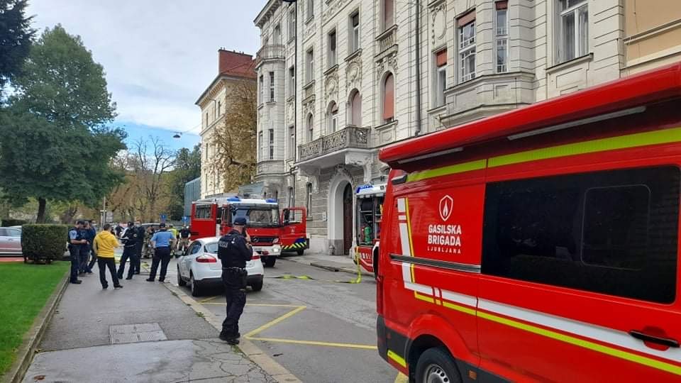 pošiljka, beli prah