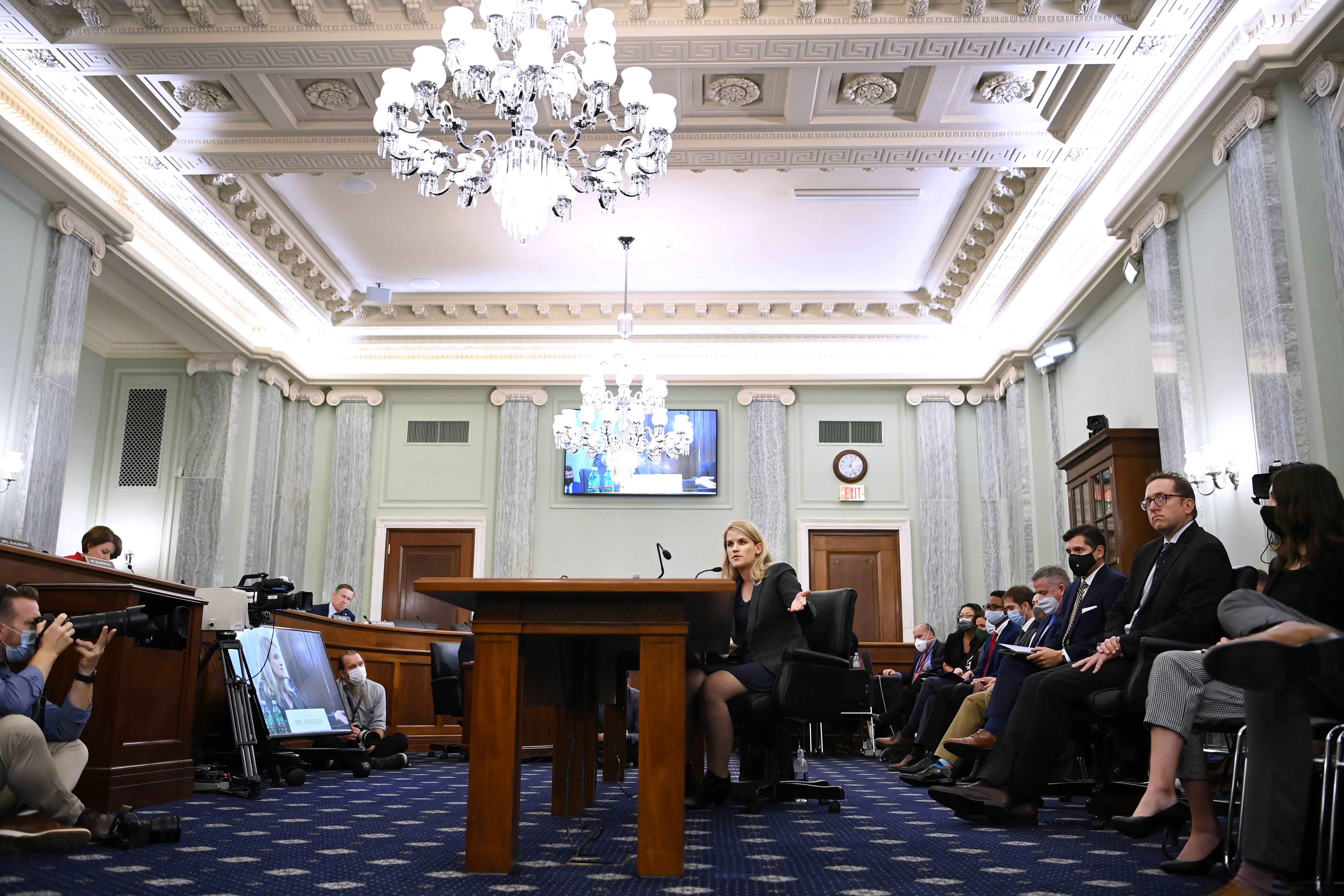 Matt McClain/Pool via REUTERS