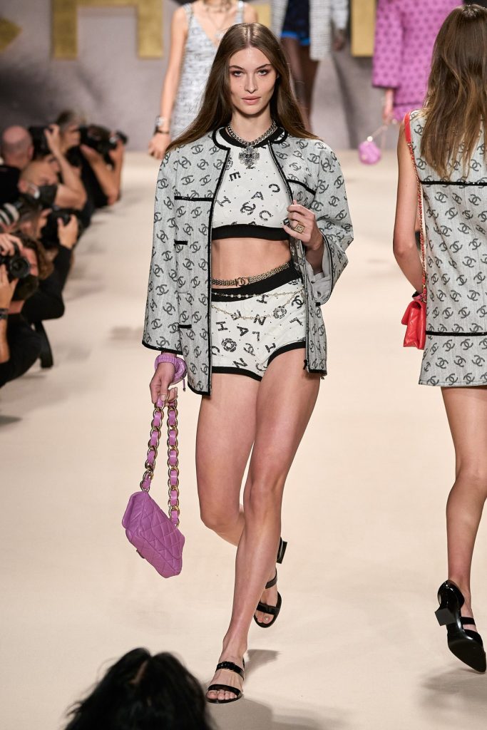 1633516245-chanel-pomlad-poletje-2022-1-683x1024.jpg
