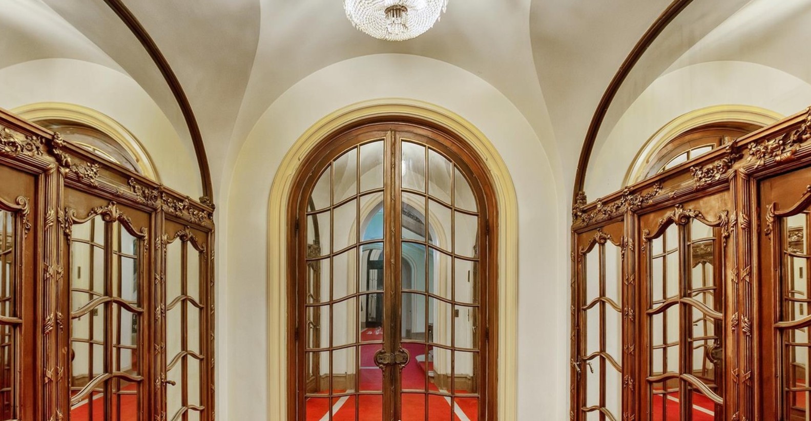 Douglas Elliman/Scott Wintrow