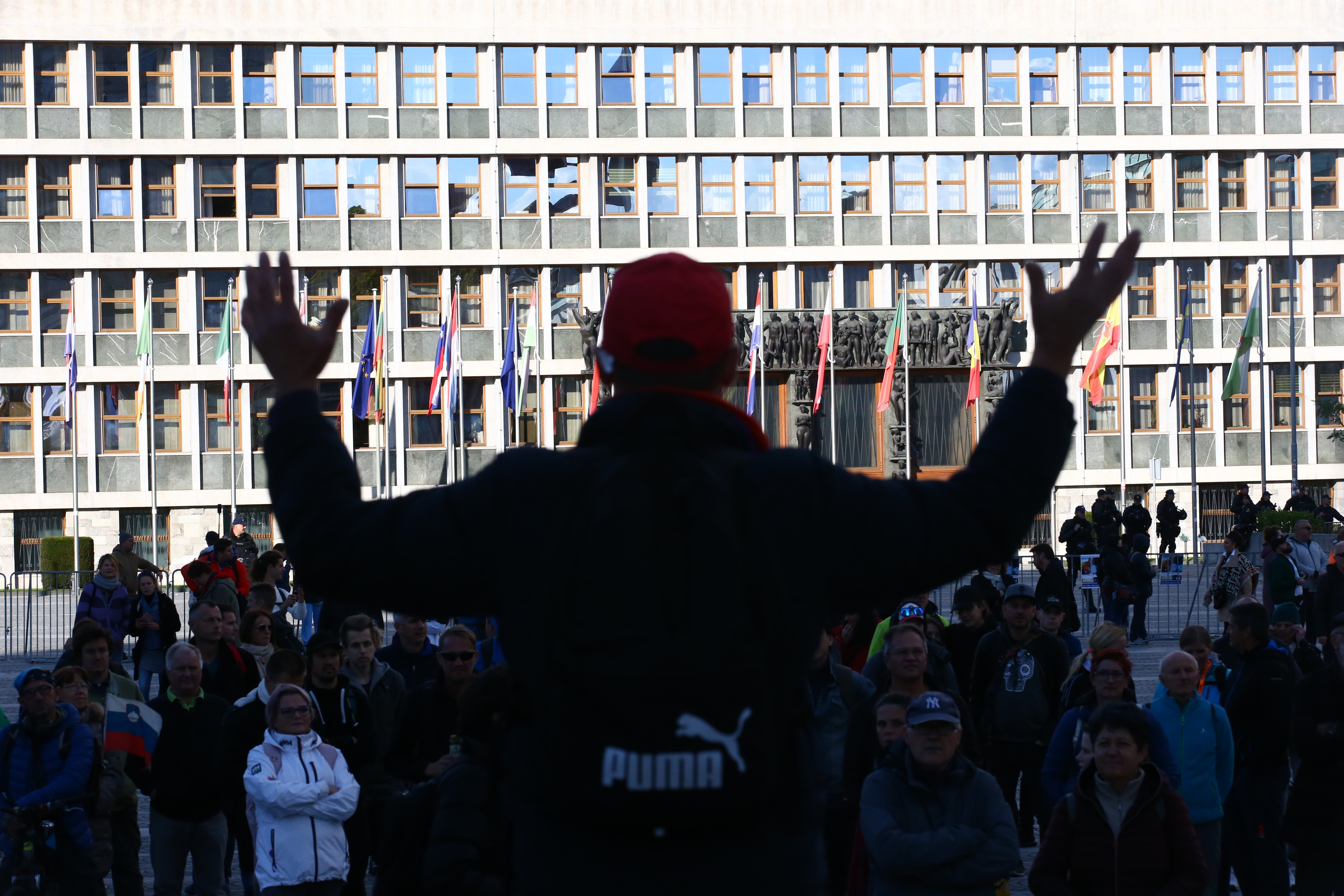 Protest na Trgu republike, 13. 10. 2021