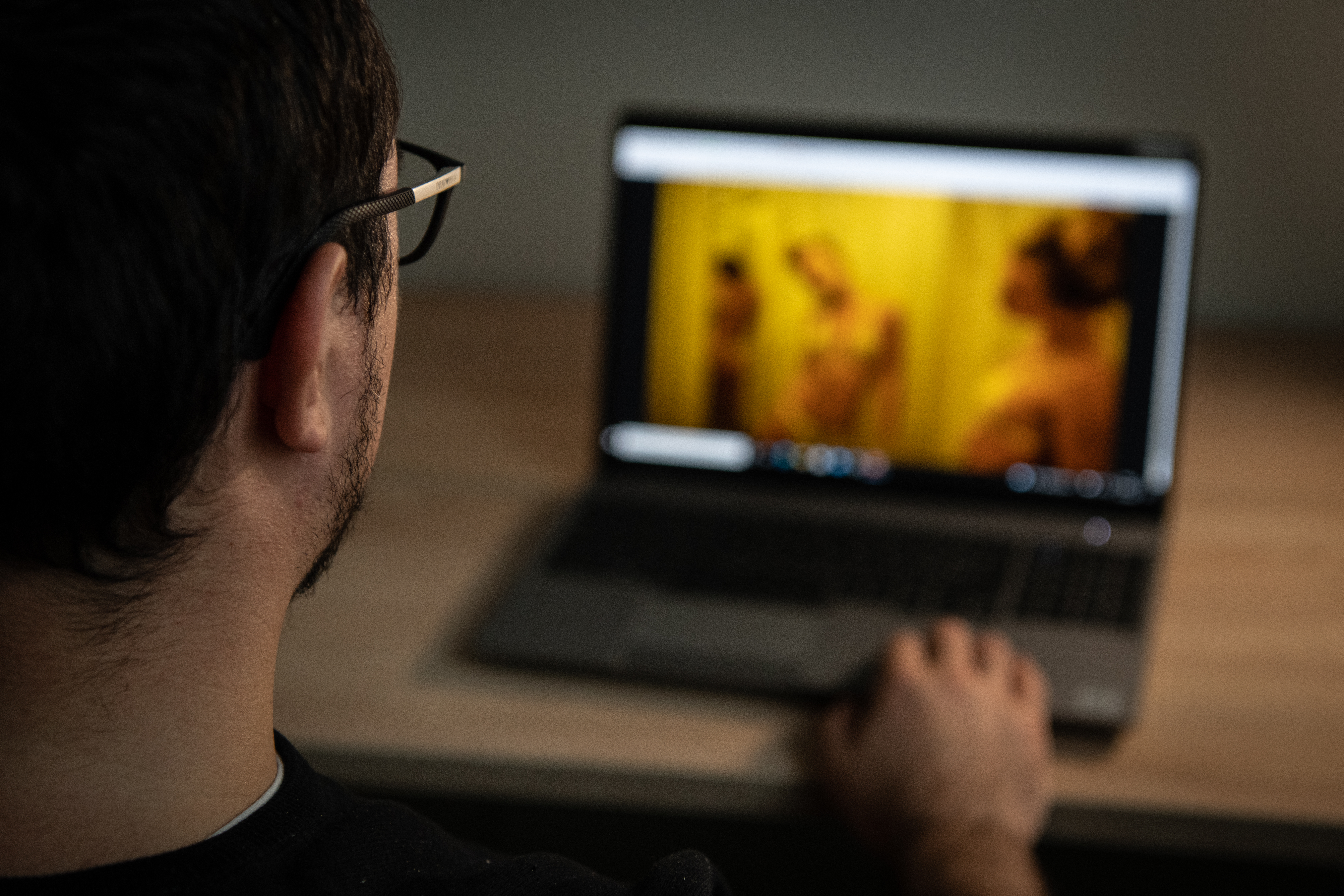 Platfroma OnlyFans, pornografija na spletu