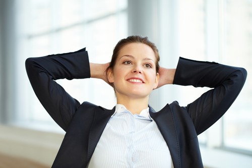 ženska, sproščeno, pisarna