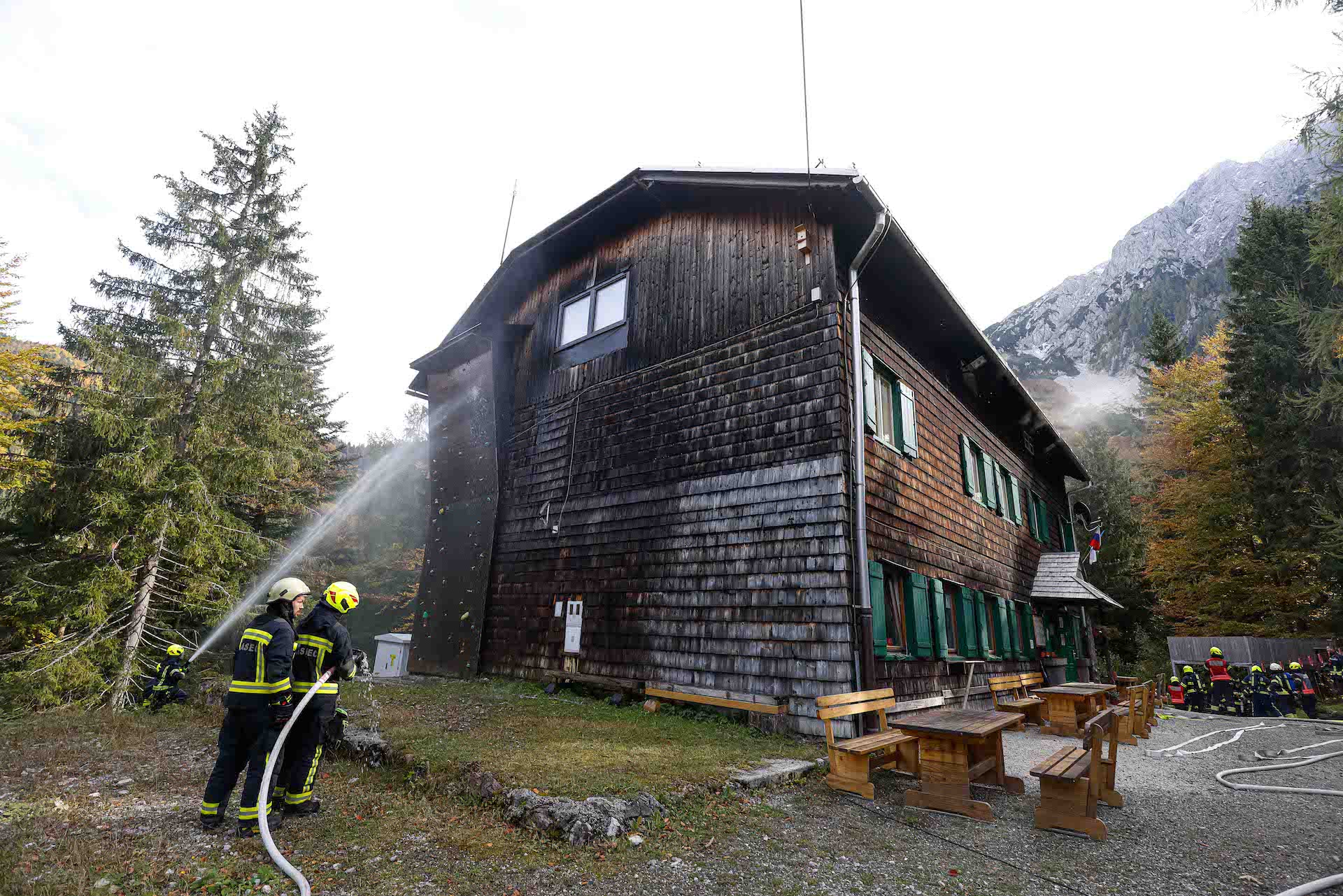 gasilska vaja, požar, planinska koča, gasilci