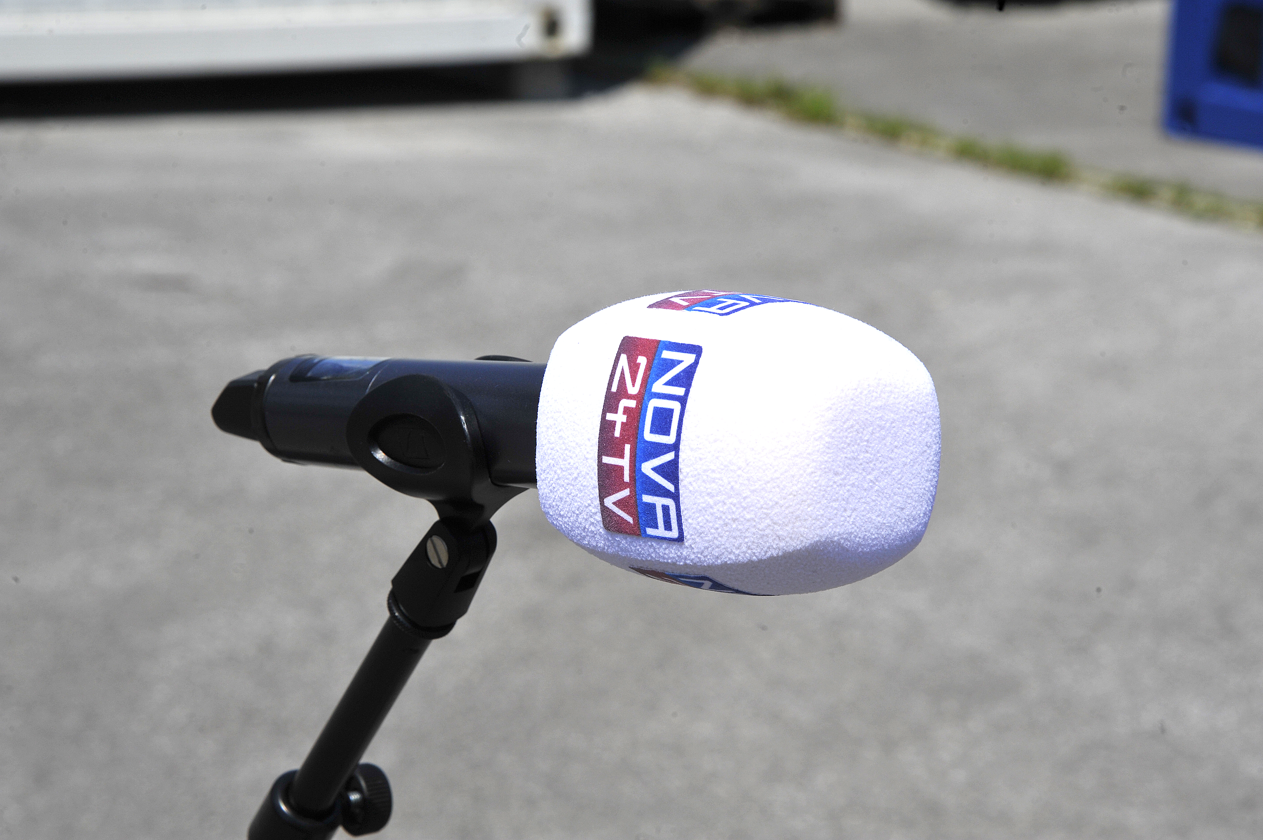 nova24 tv, mikrofon