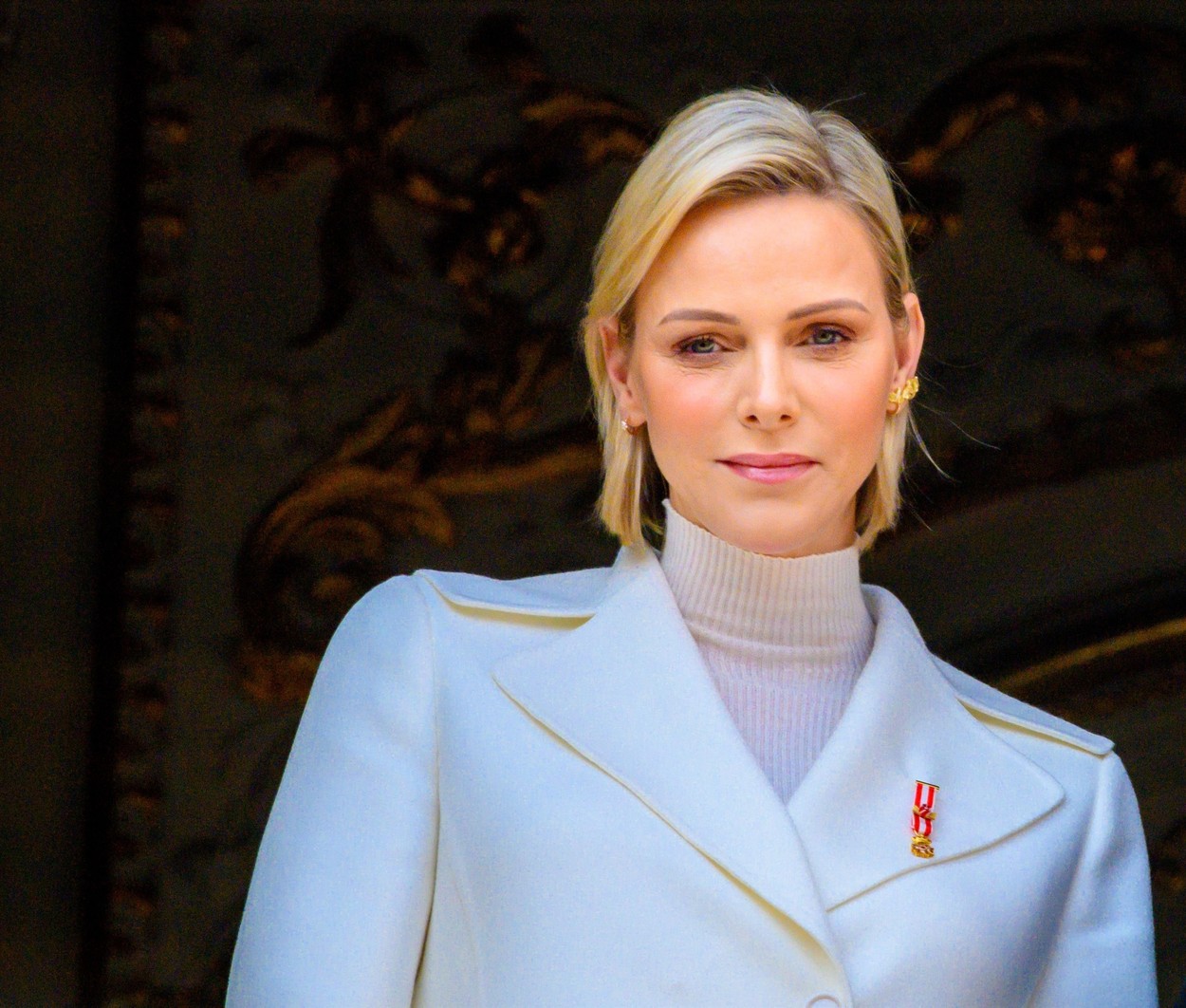 Monaška princesa Charlene, pričeska, blond