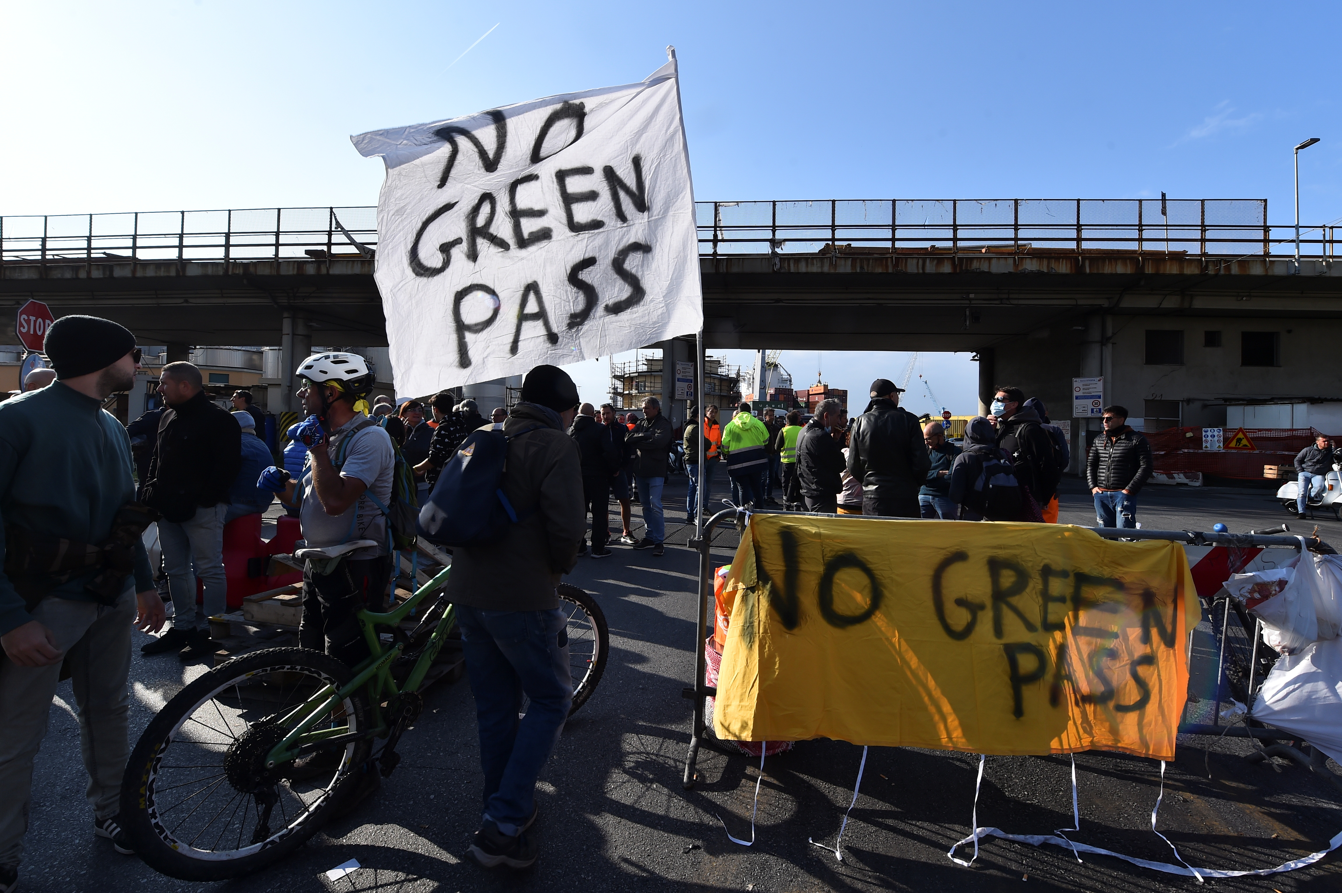 Genova, PCT, protest