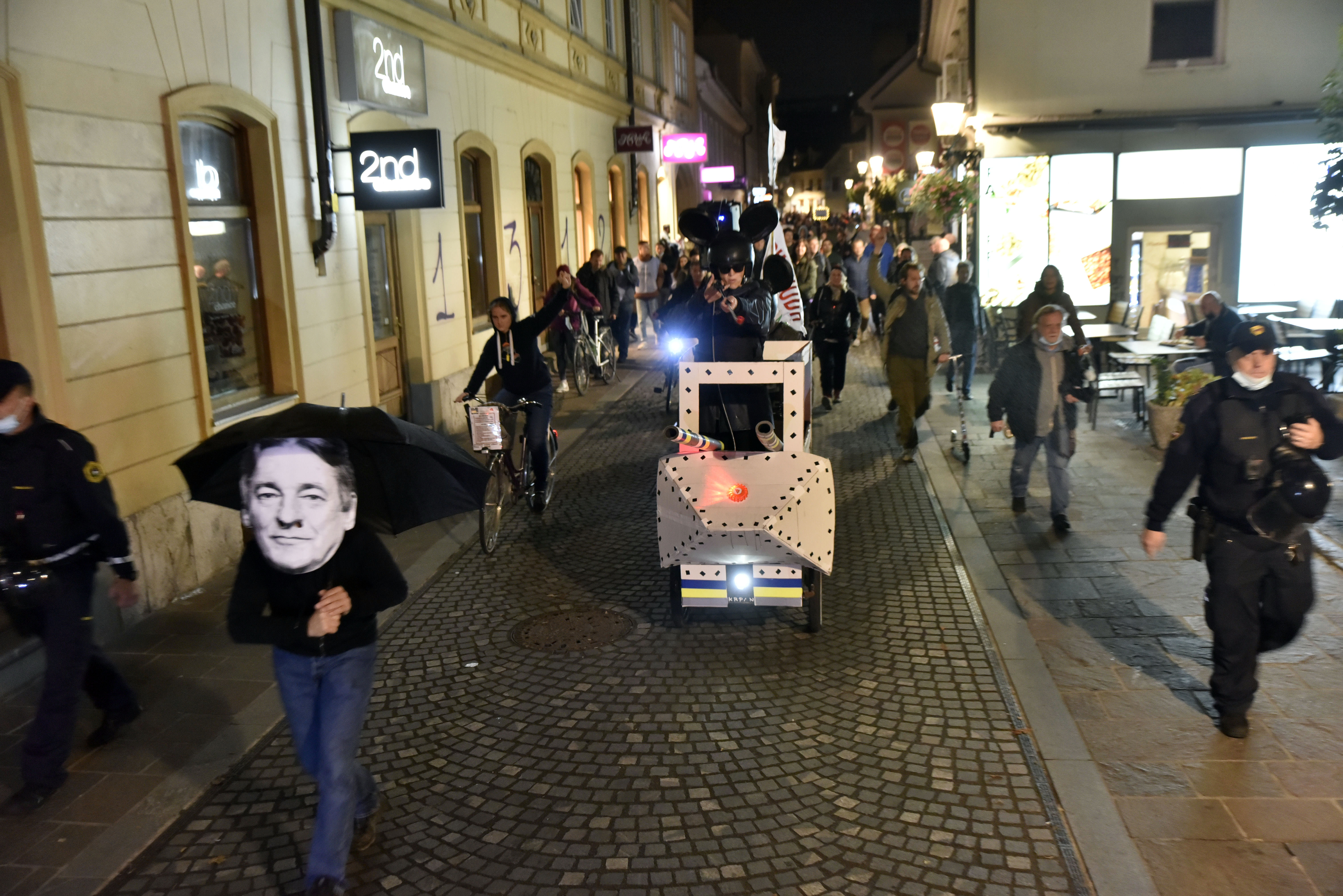 Petkovi protesti proti vladi