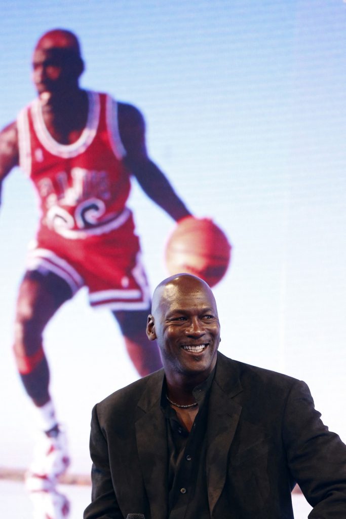1635156208-michael-jordan-superge-avkcija-3-683x1024.jpg