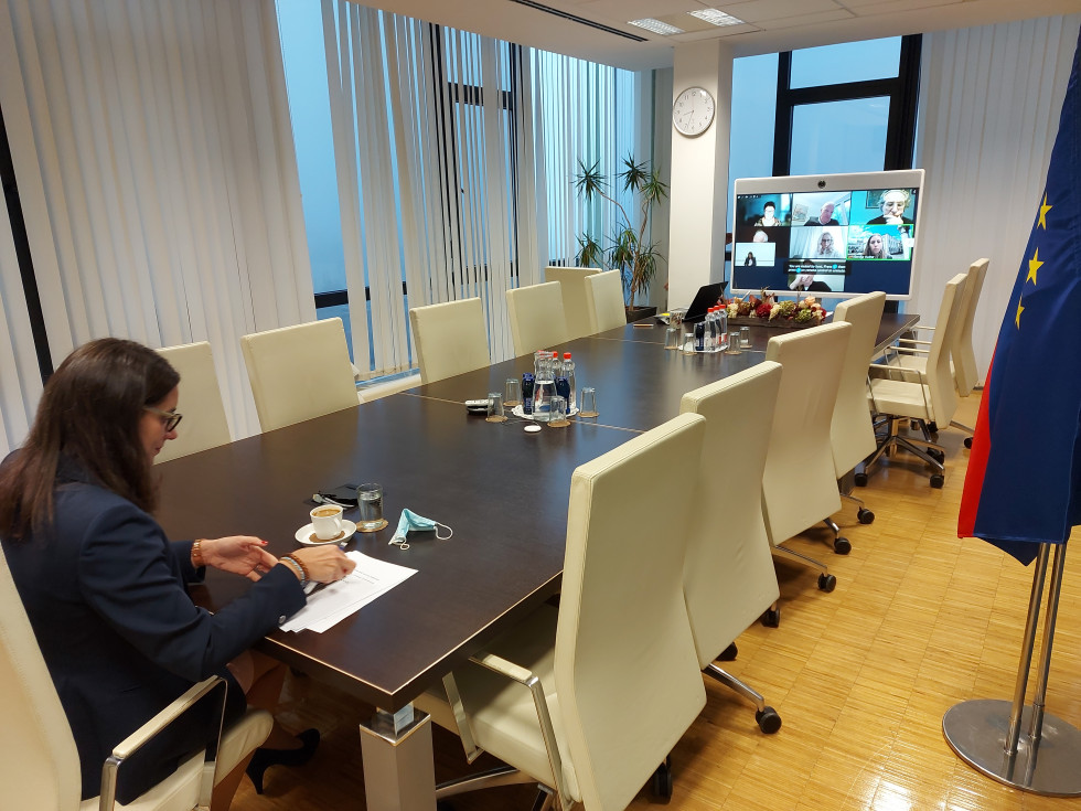 Sestanek Simone Kustec