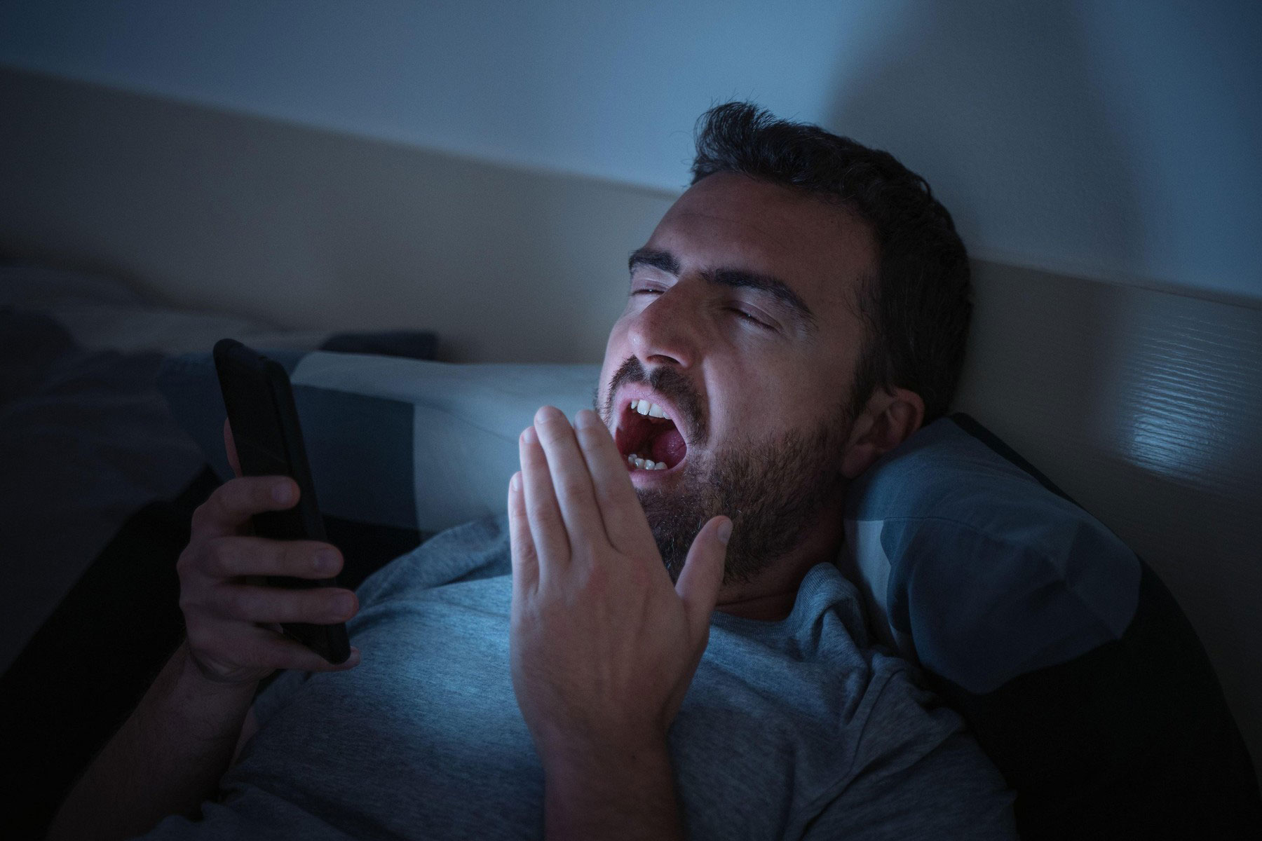 moski, nespecnost, telefon, zehanje