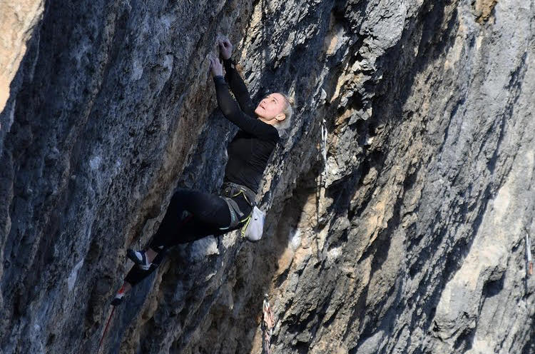 janja garnbret, smer težavnosti 8c, prva ženska na svetu, prosto plezanje