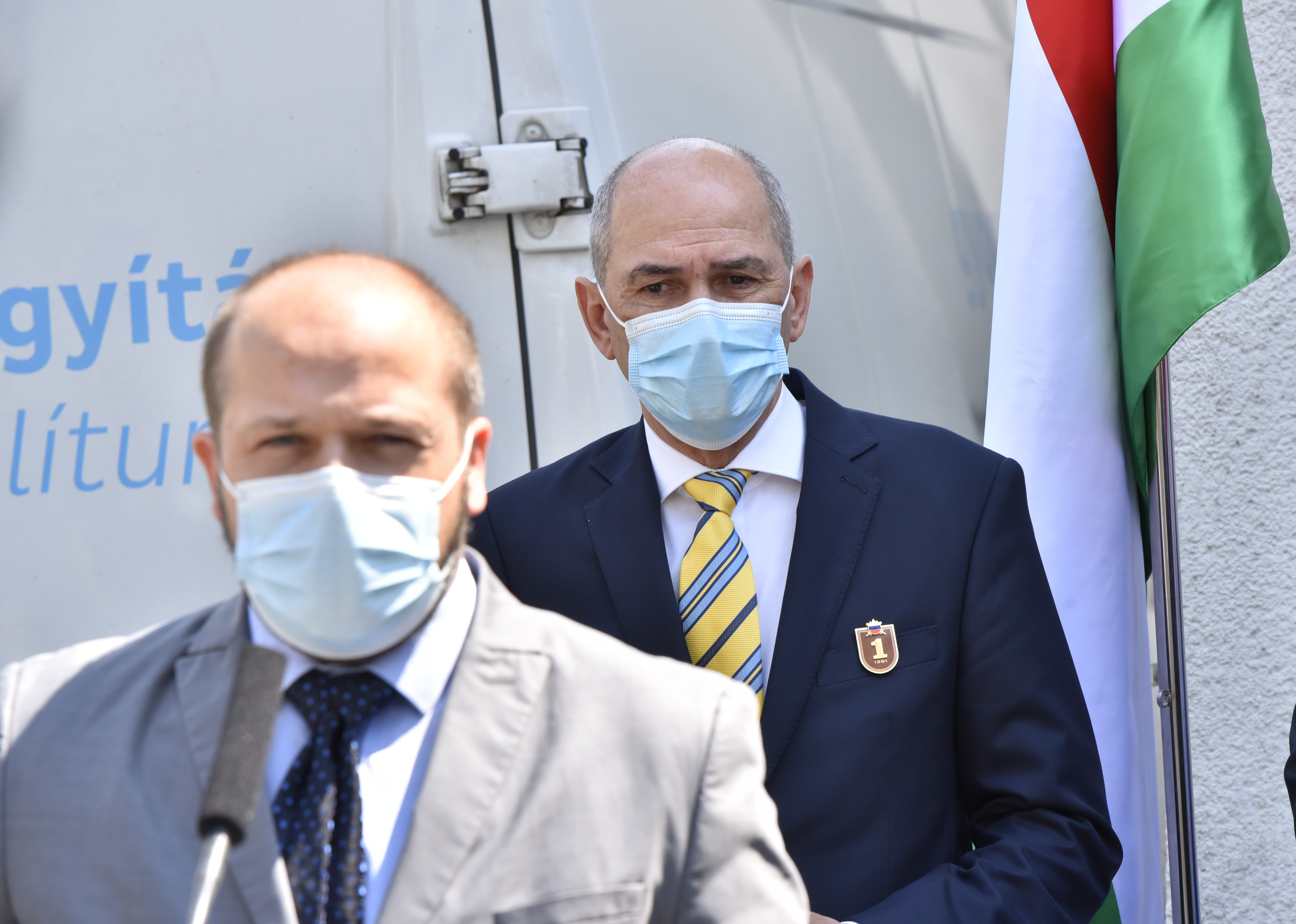 janša, poklukar, vlada