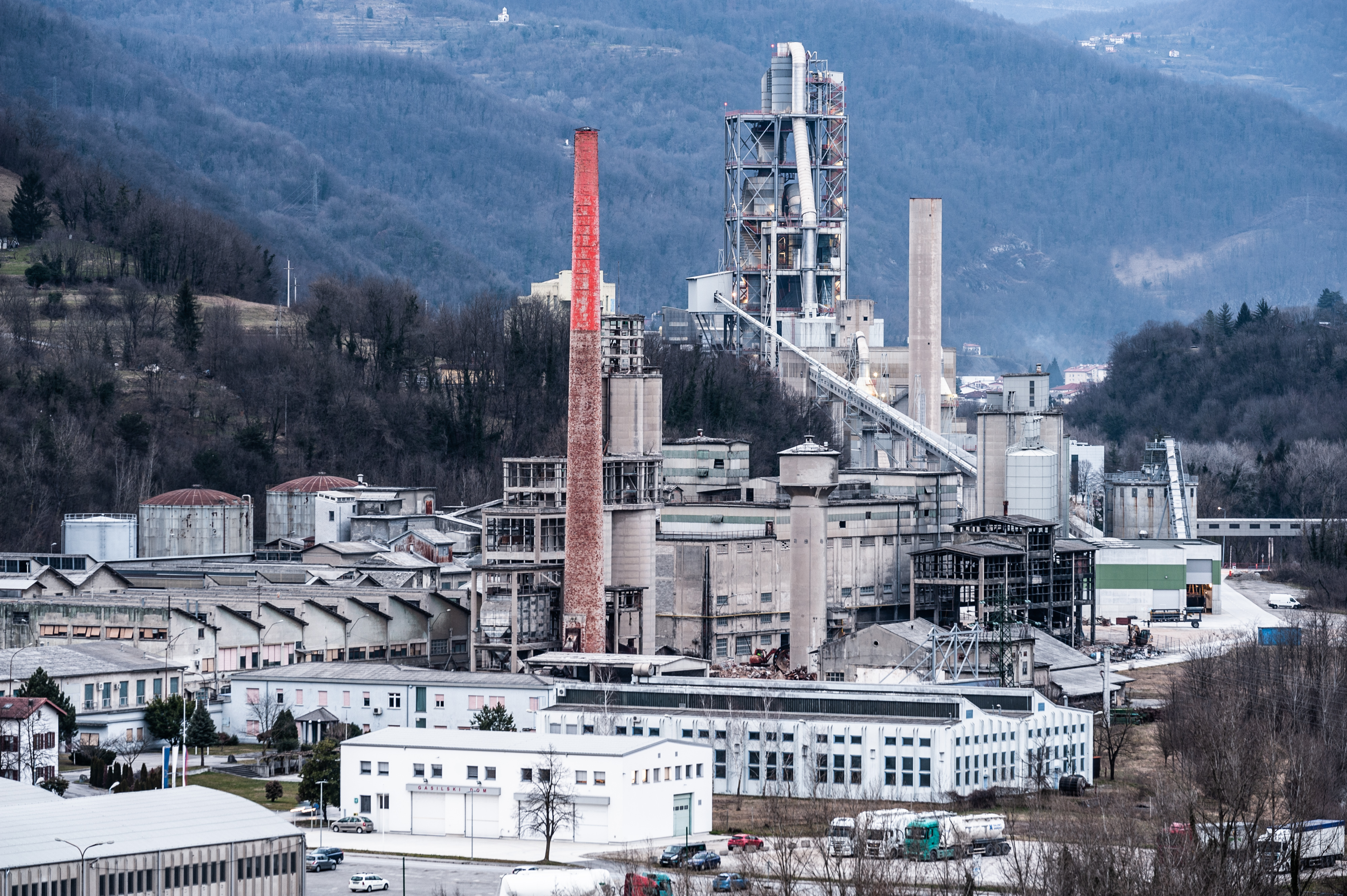 NE UPORABLJAJ ZA FRIŠNE NOVICE, ZASTARELA SLIKA(Salonit Anhovo)