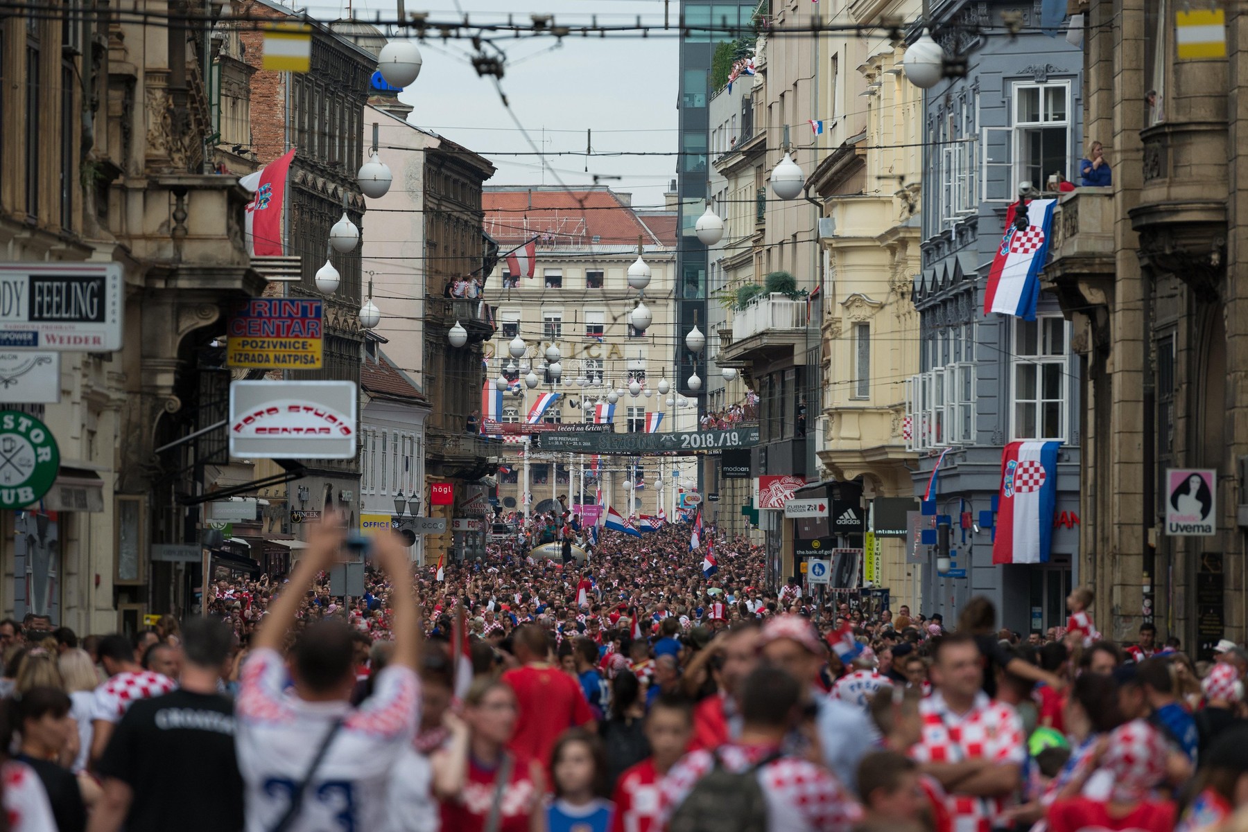 Fans gather in Zagreb to welcome Croatian World Cup team home