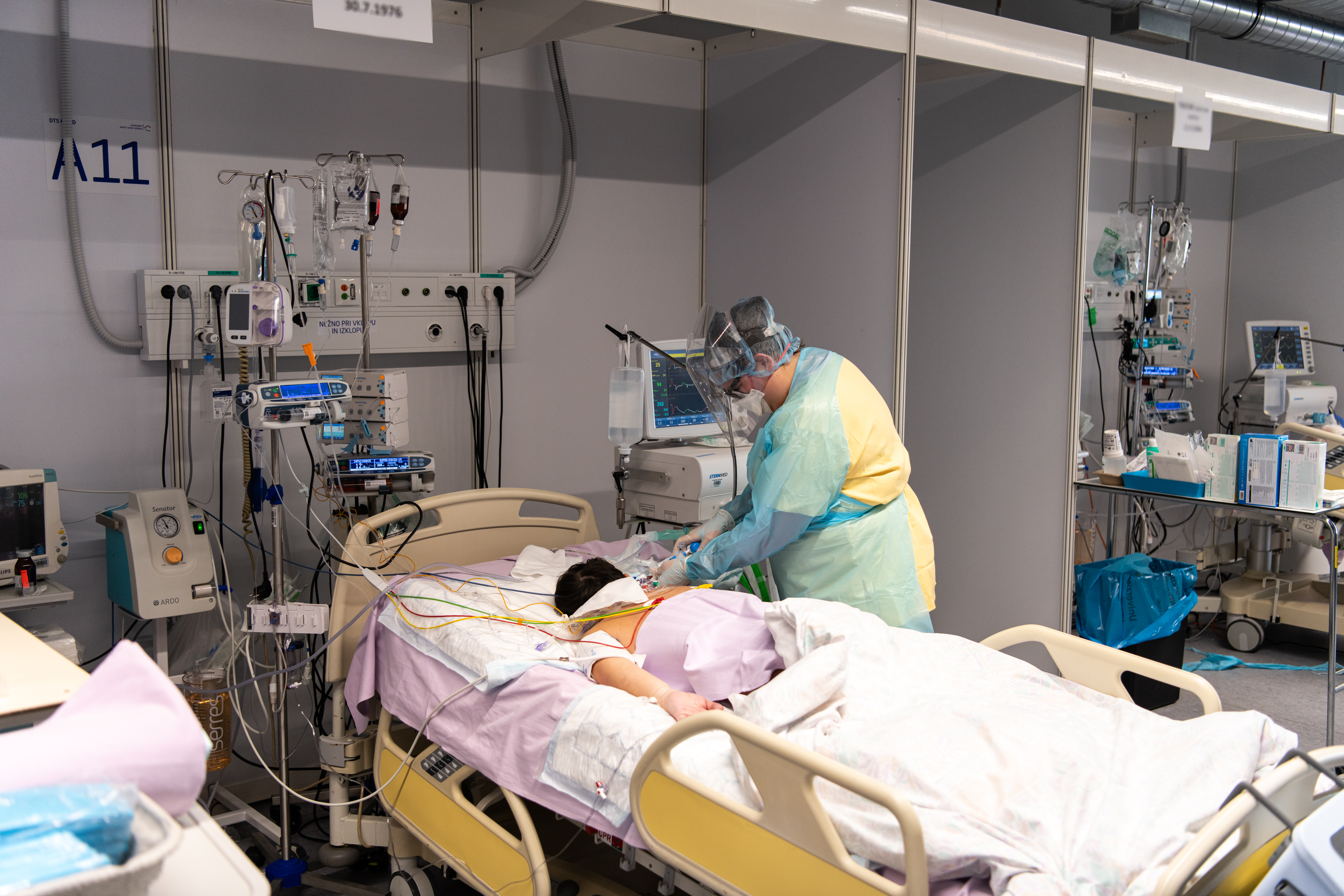 covid-19, bolnišnica, dts