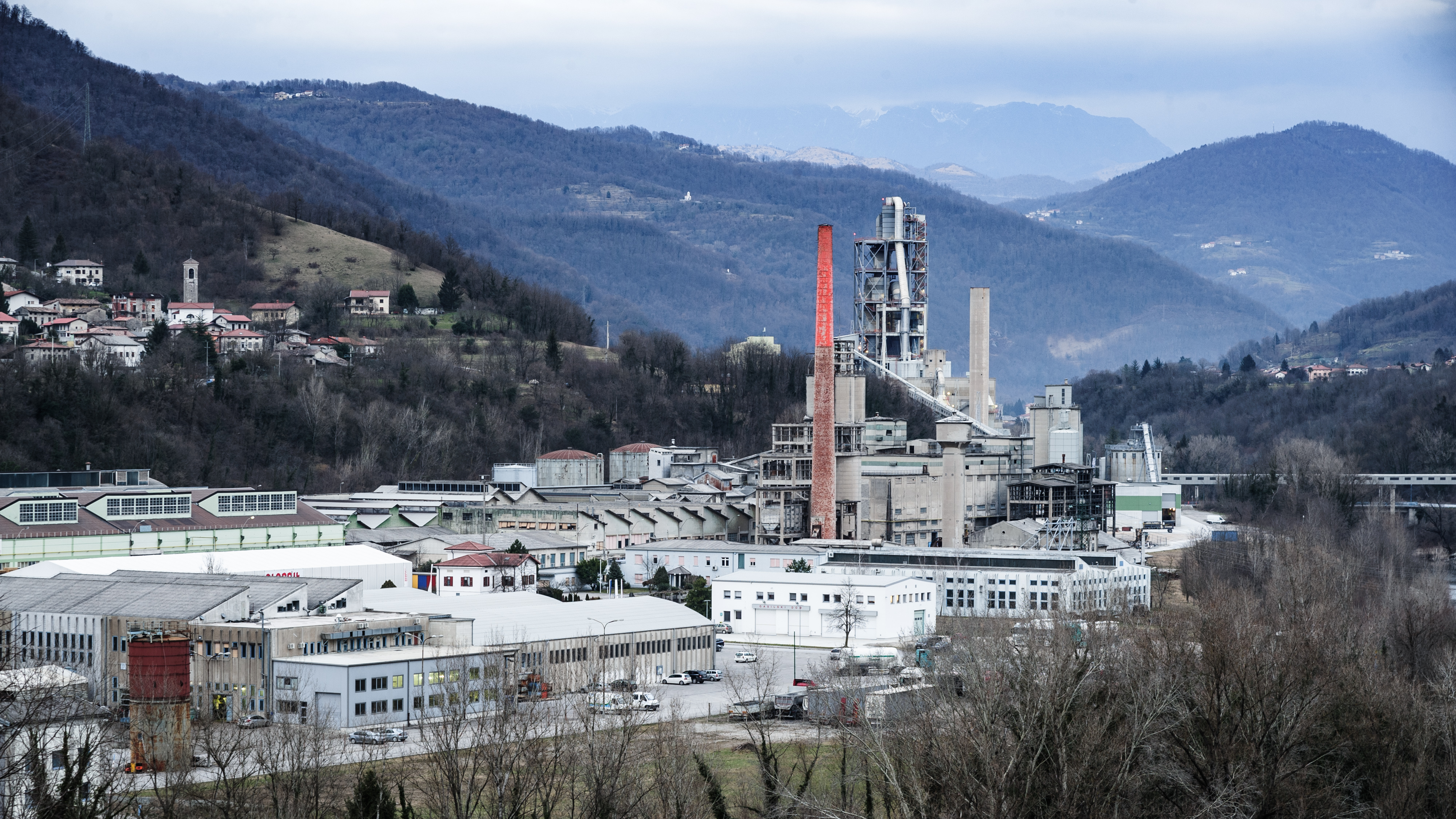NE UPORABLJAJ ZA FRIŠNE NOVICE, ZASTARELA SLIKA(Salonit Anhovo)