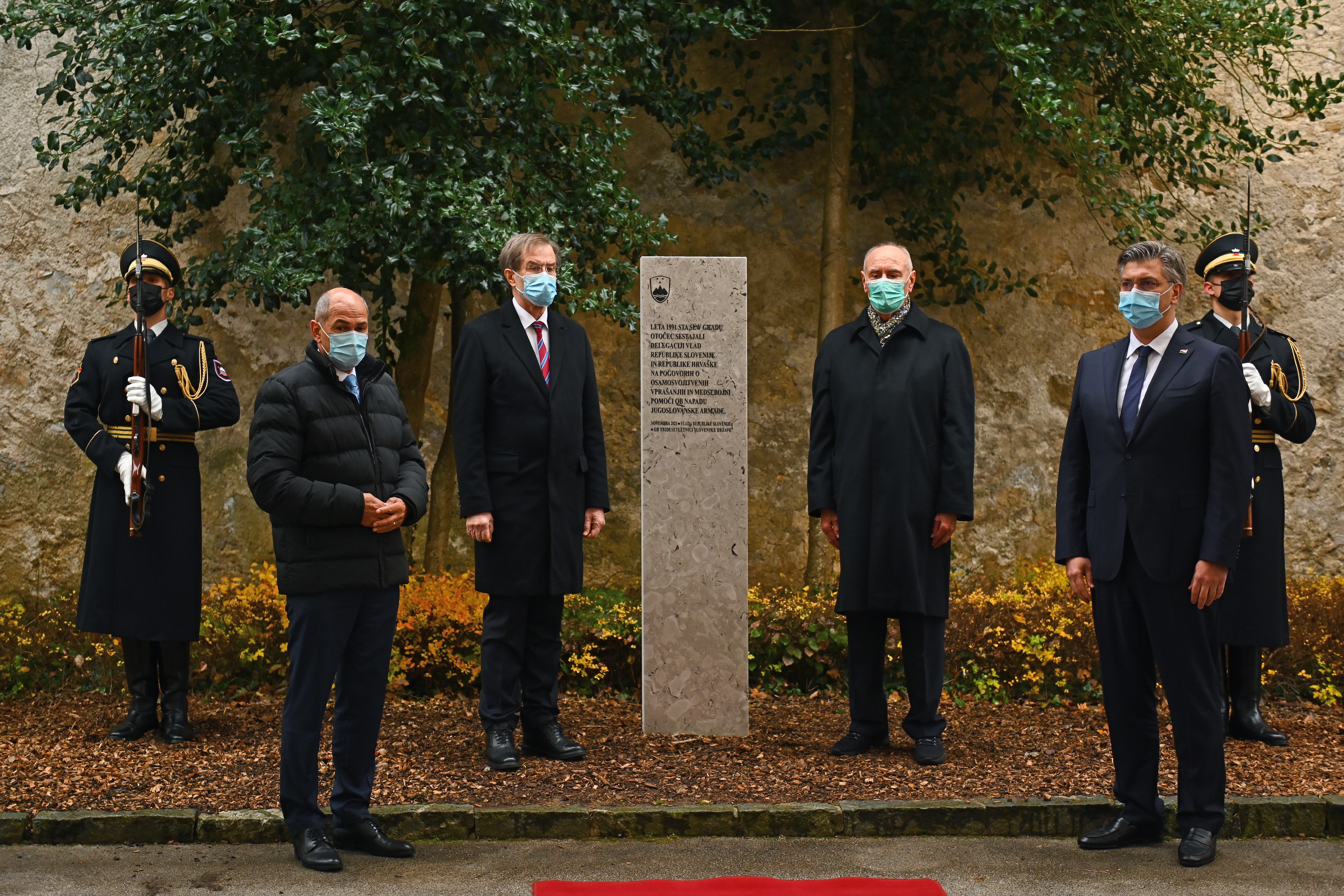 janša, plenković, peterle, spominsko obeležje