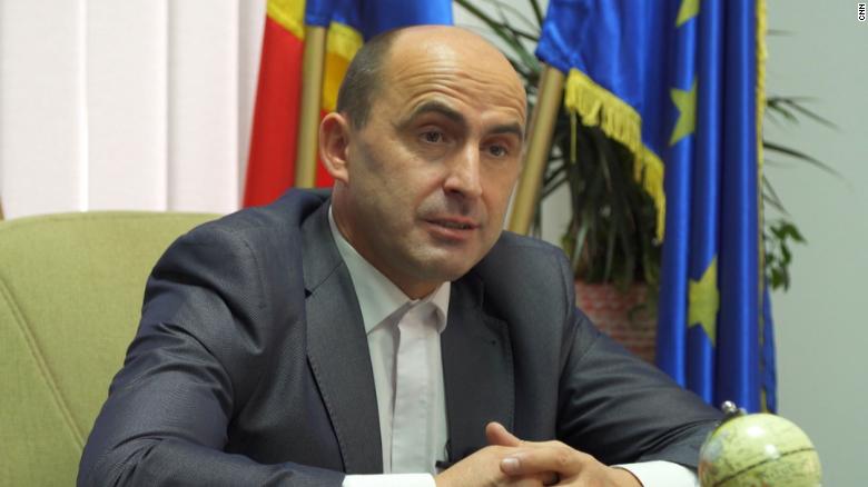1637594636-211119085544-02-cnn-romania-covid-exlarge-169.jpg