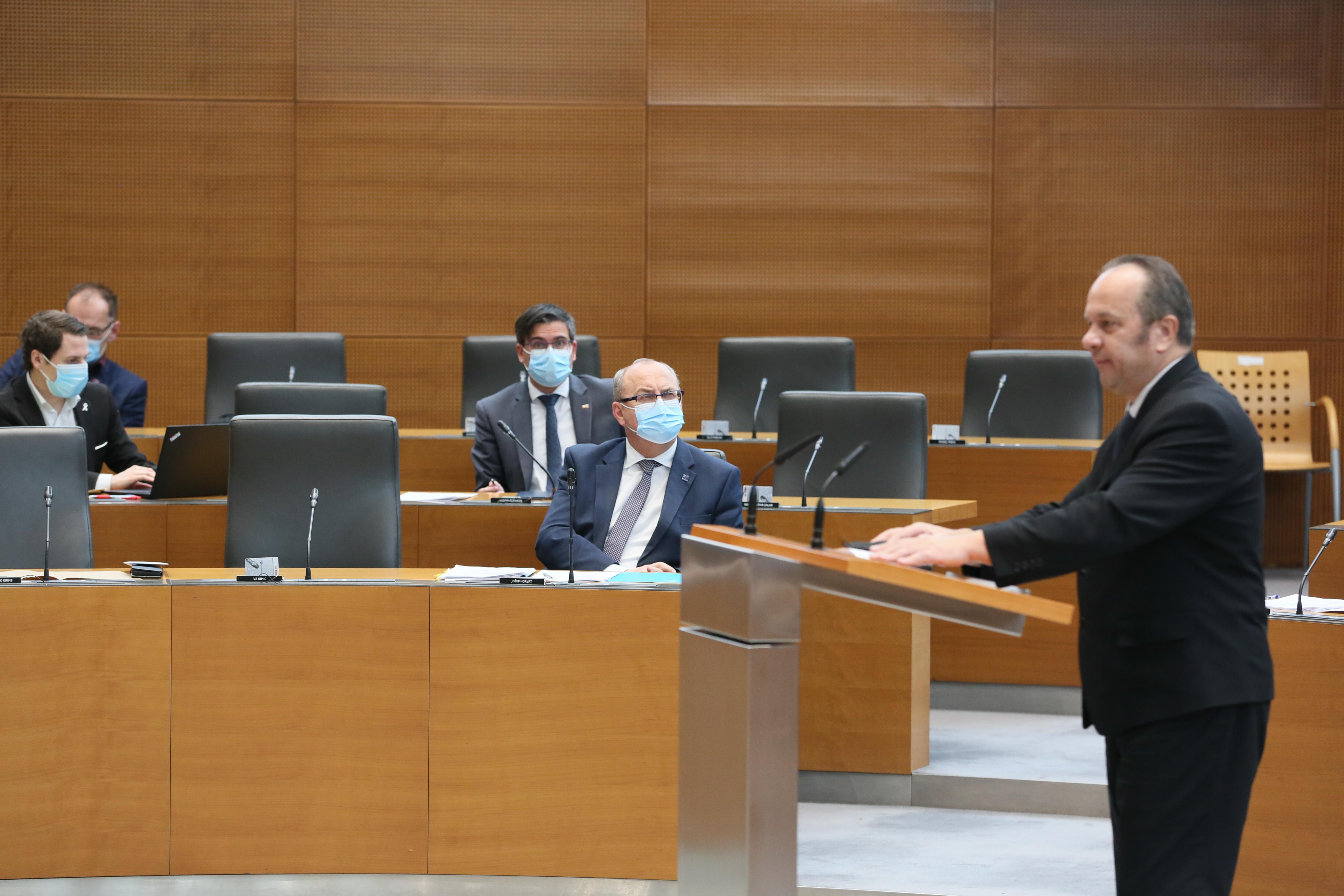 državni zbor, poslanci