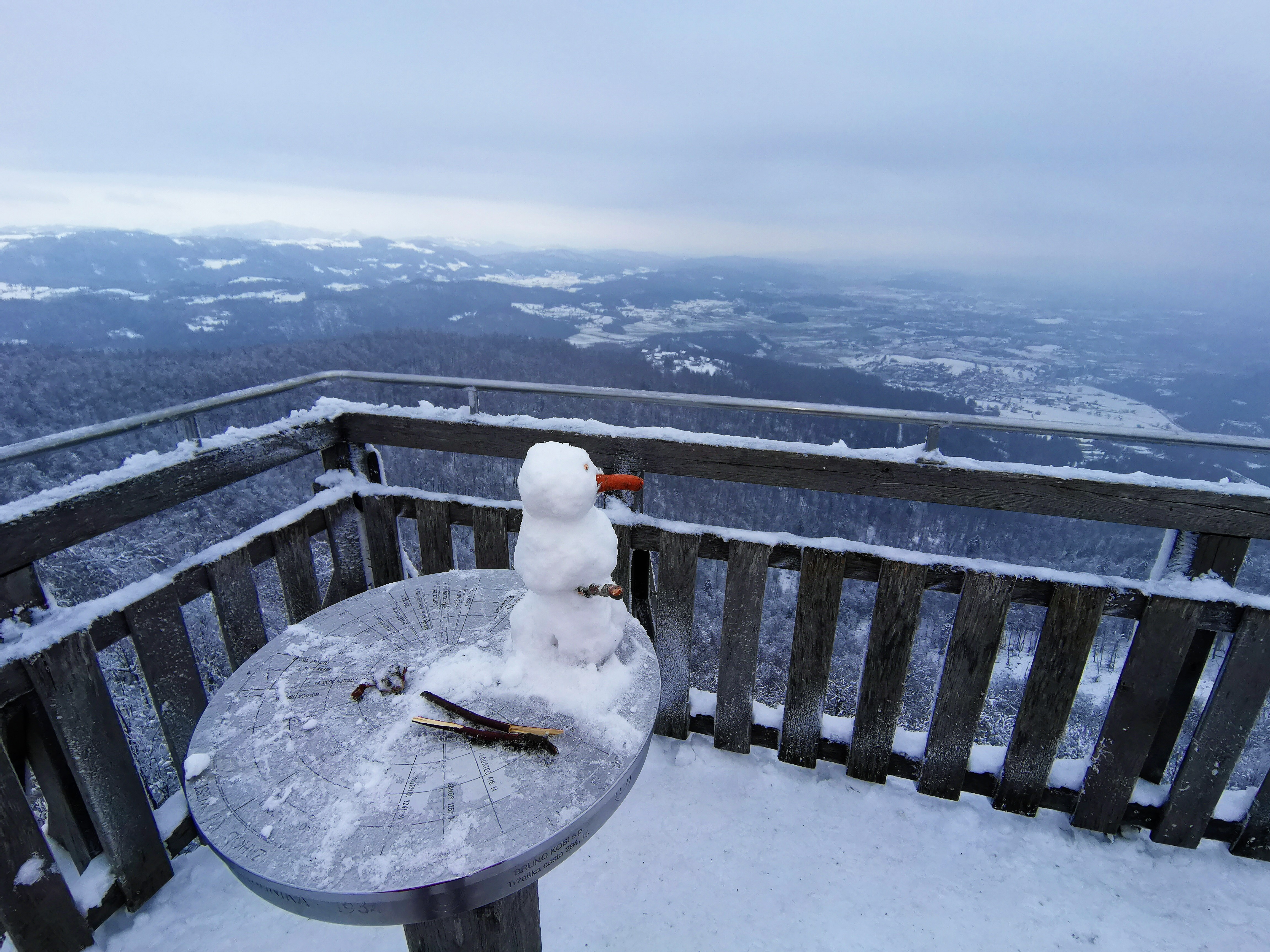 Planina nad Vrhniko, sneg, sneženi ož, izlet