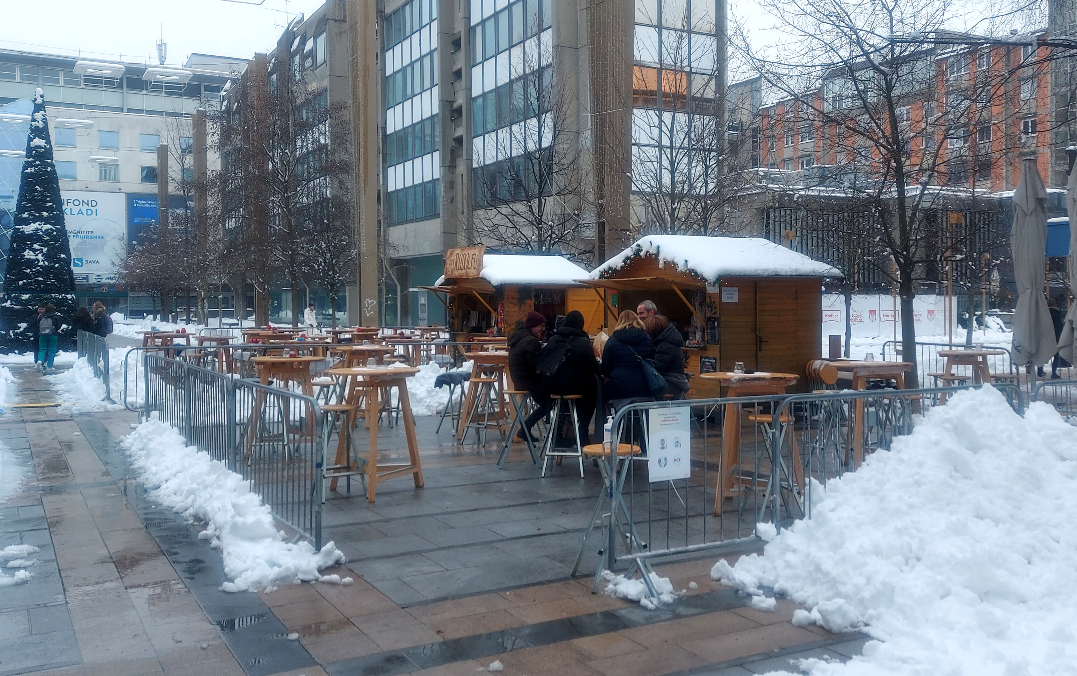 Stojnice, Trg Leona Štuklja Maribor