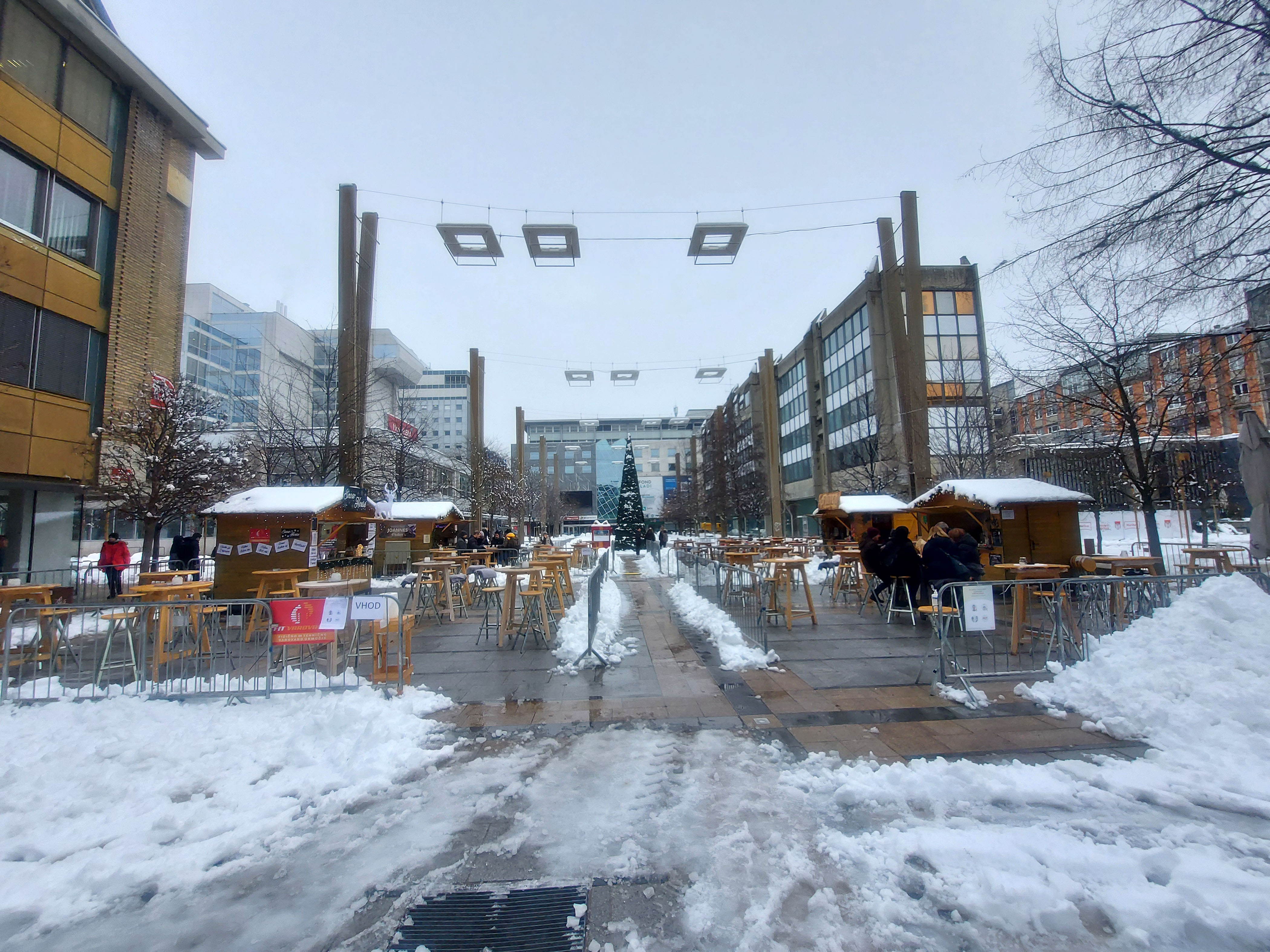 Stojnice, Trg Leona Štuklja Maribor