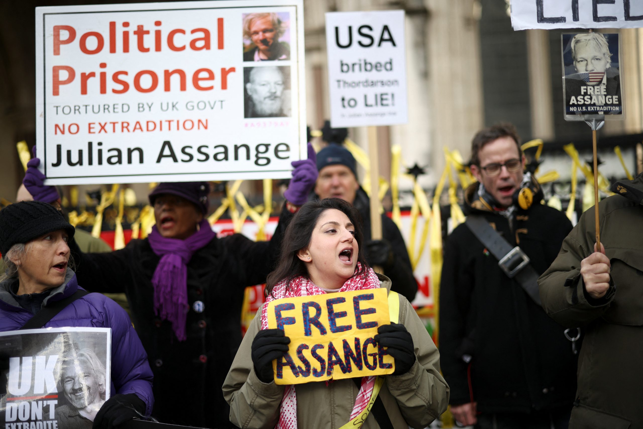1639150513-assange-scaled.jpg