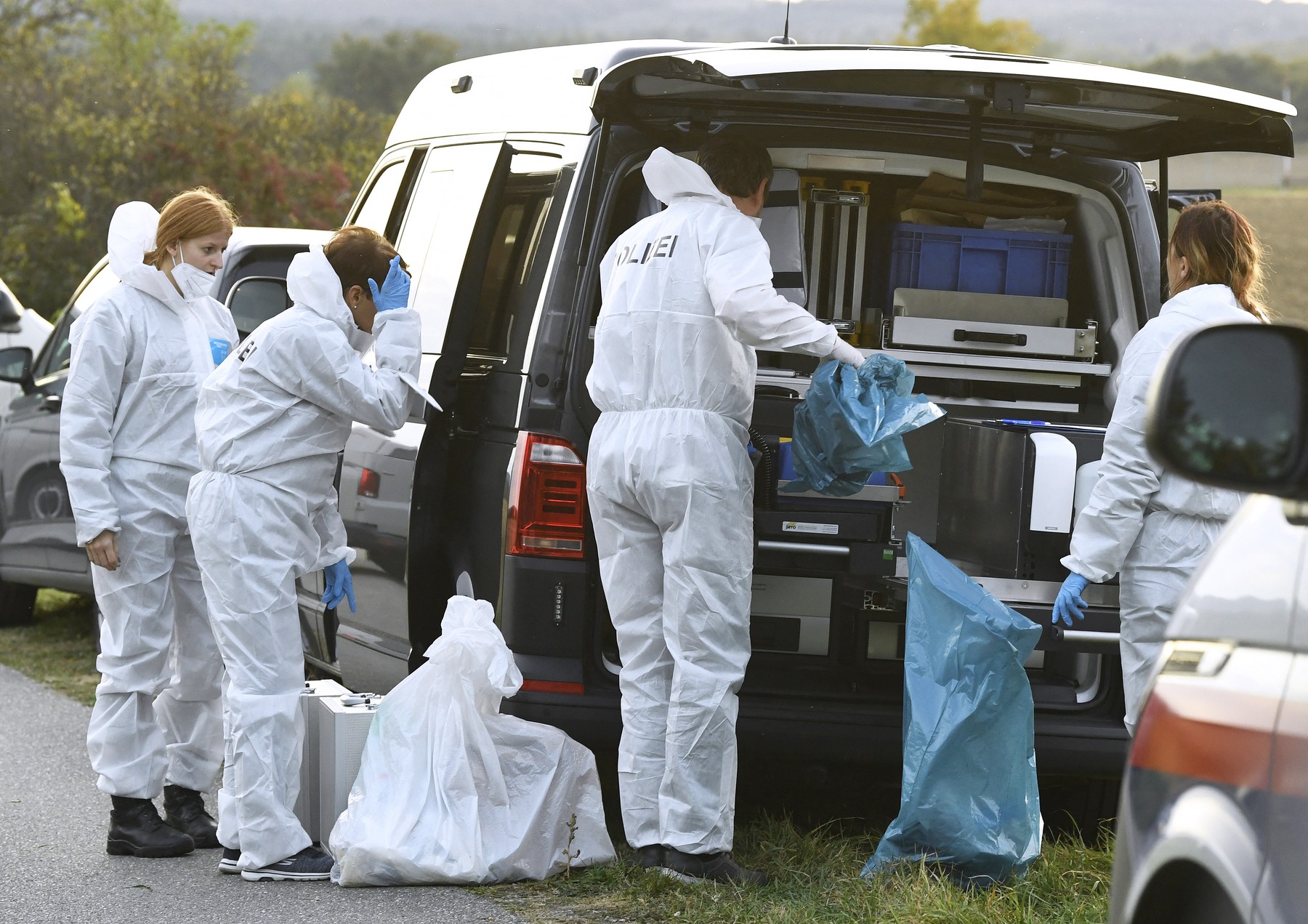 kombi, begunci, avstrija, tihotapljenje ljudi