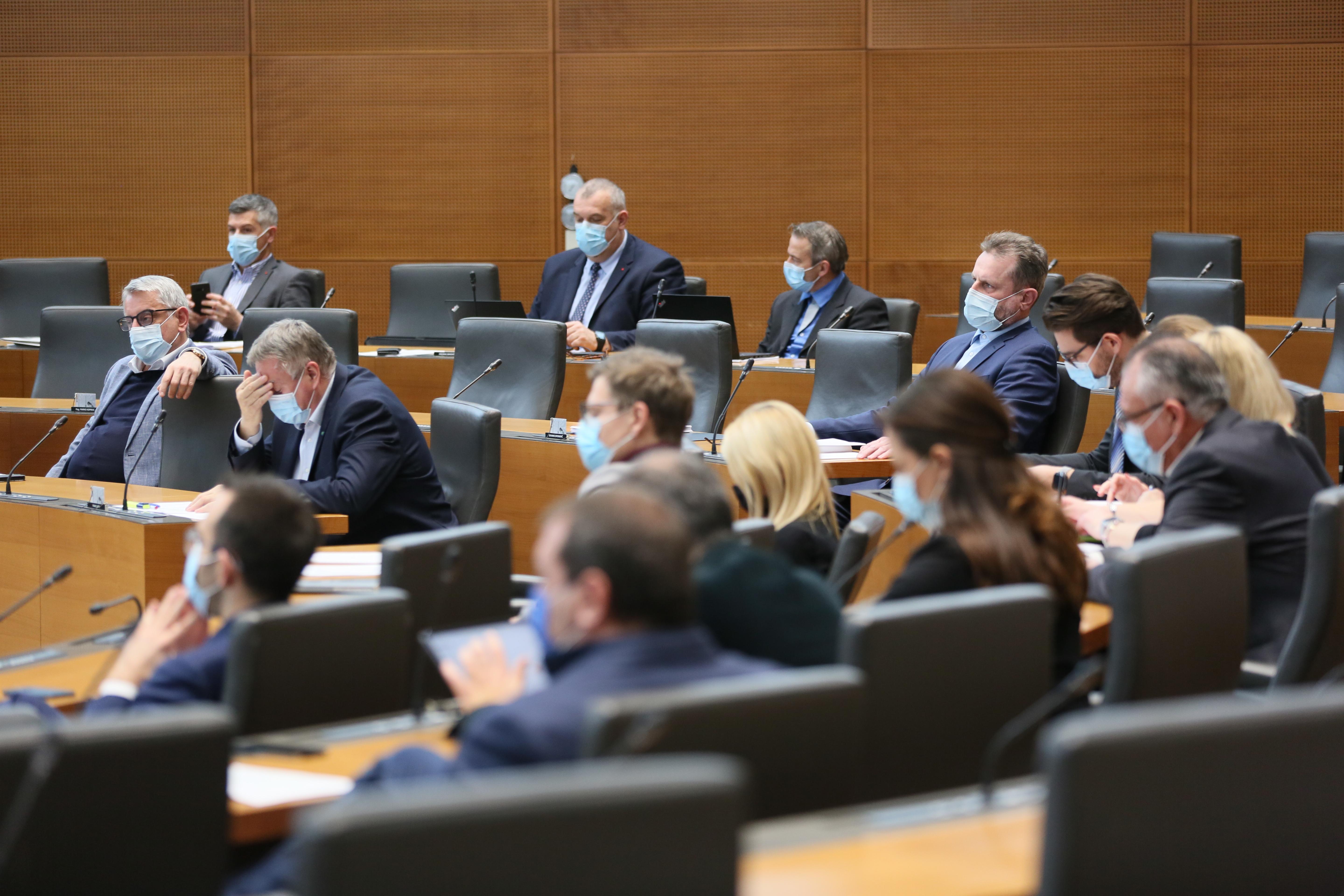 DZ, poslanci, državni zbor, PKP