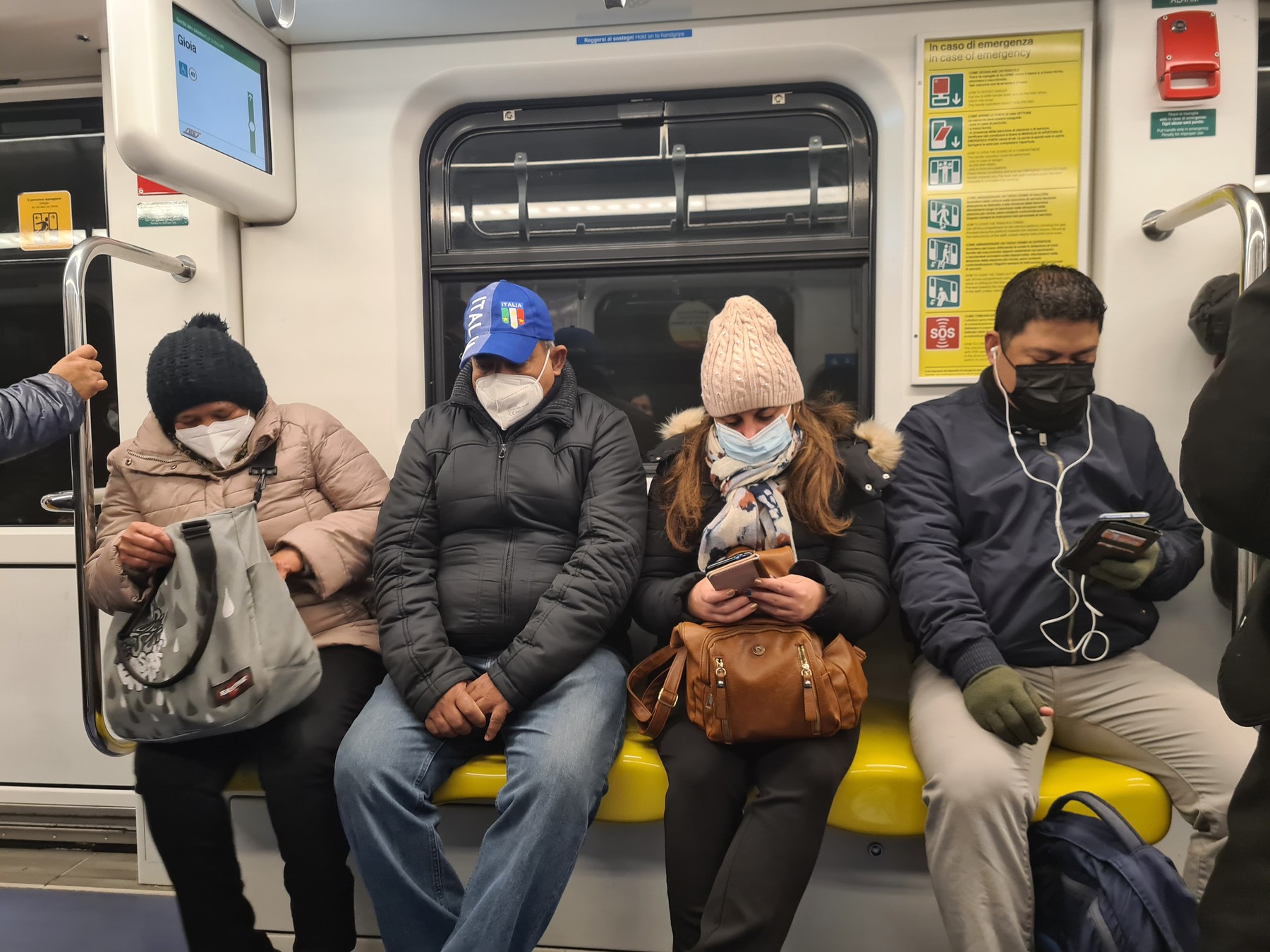 italija, potniški promet, metro, maske, covid, koronavirus