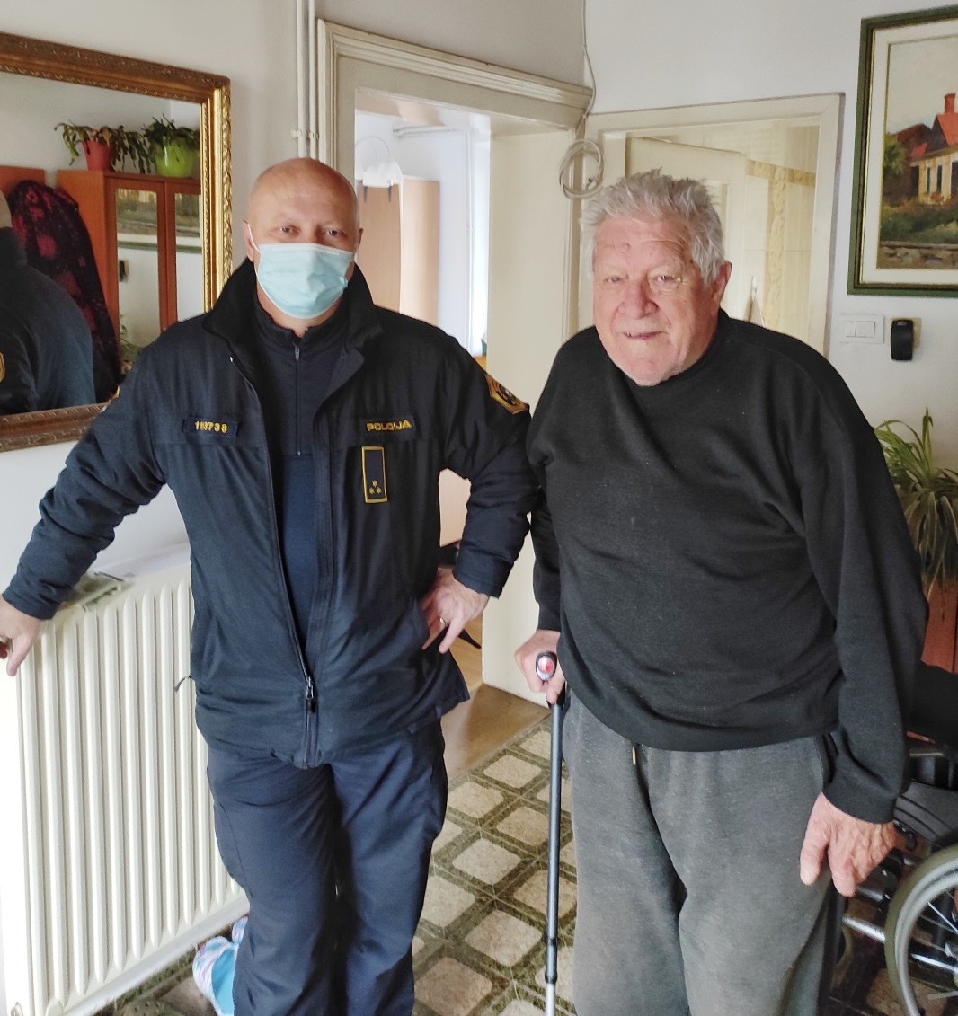 Policija obiskala starejše