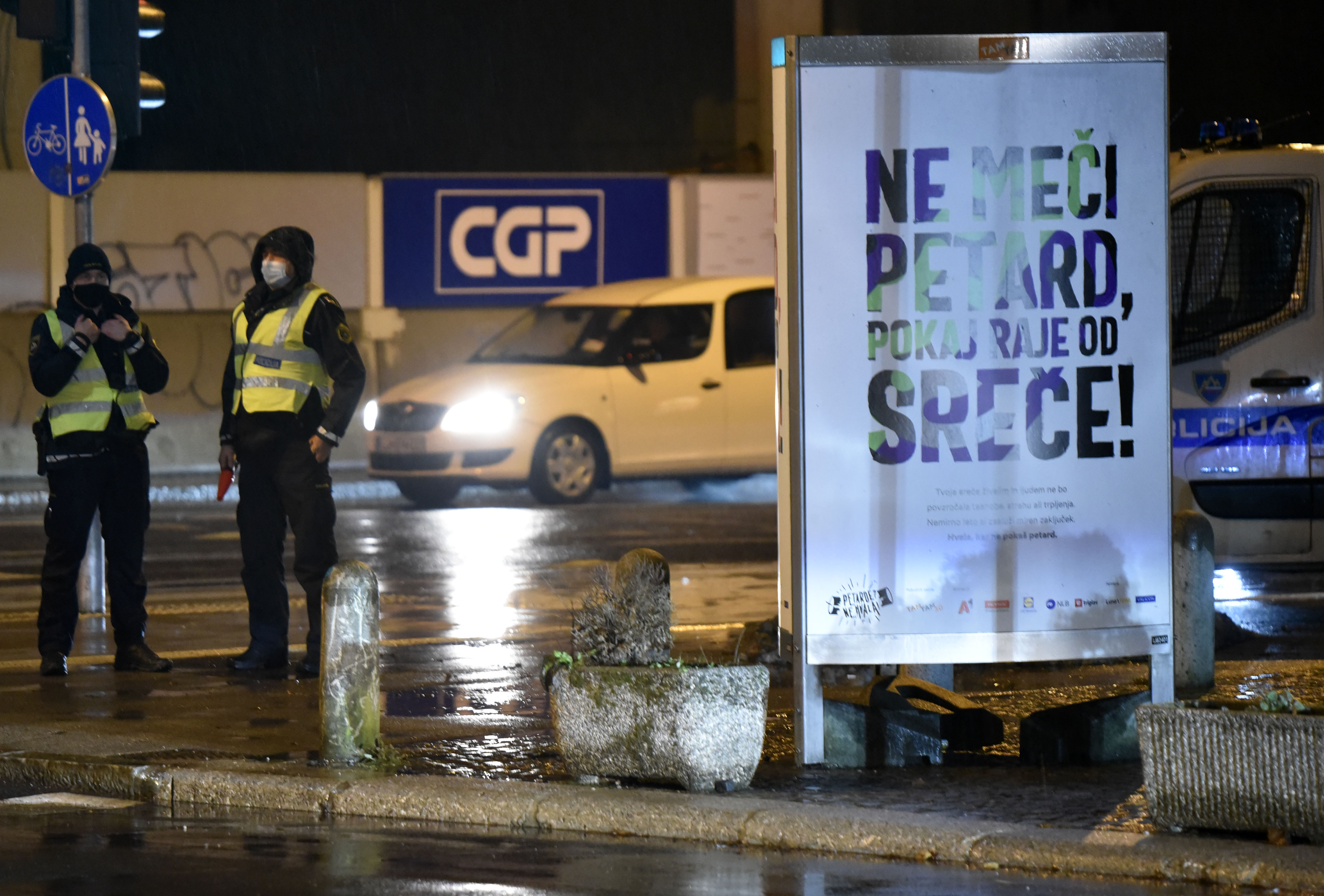 Policista plakat Ne meči petard