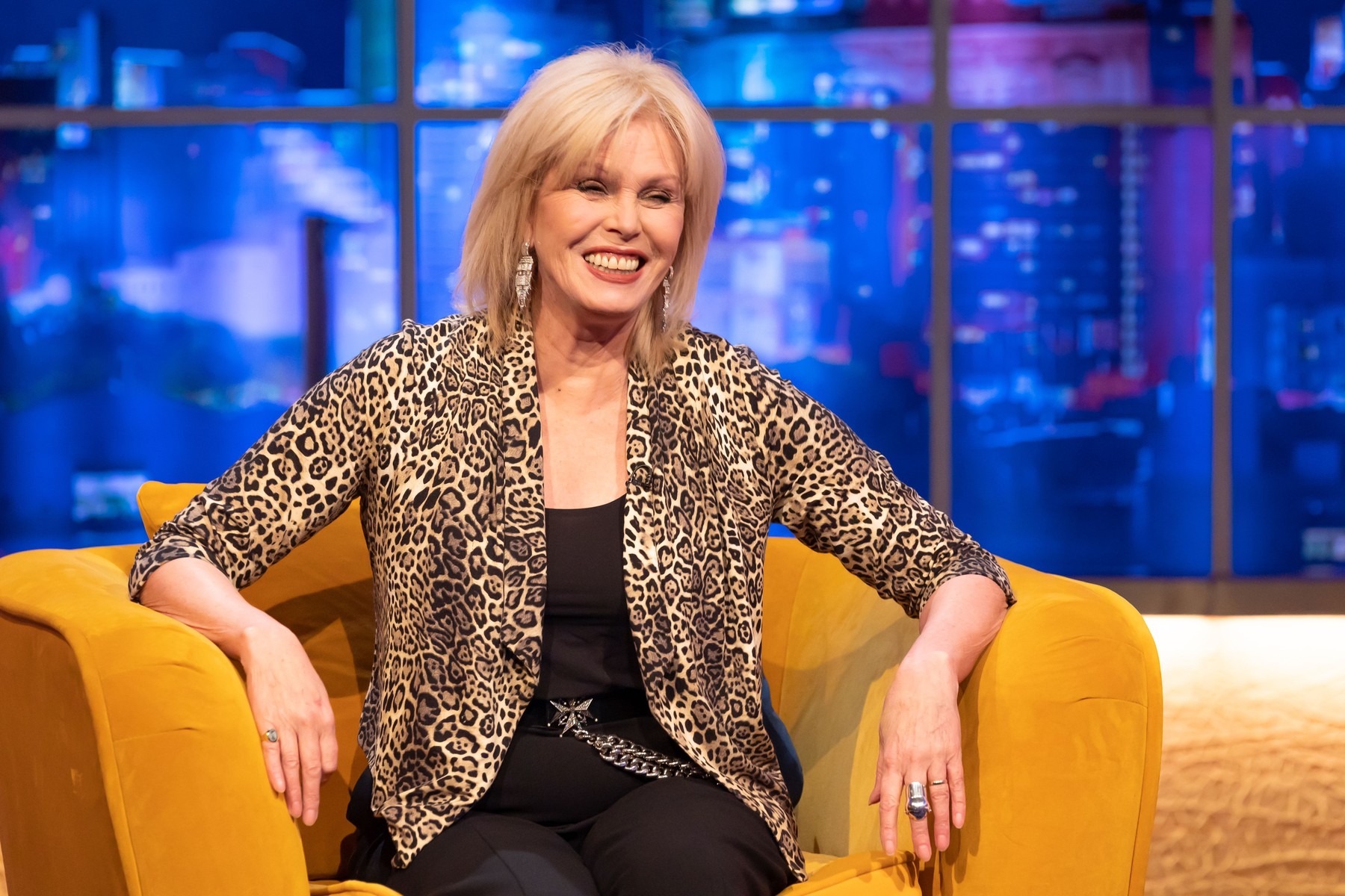 Joanna Lumley, igralka, Naravnost fantastično, dame
