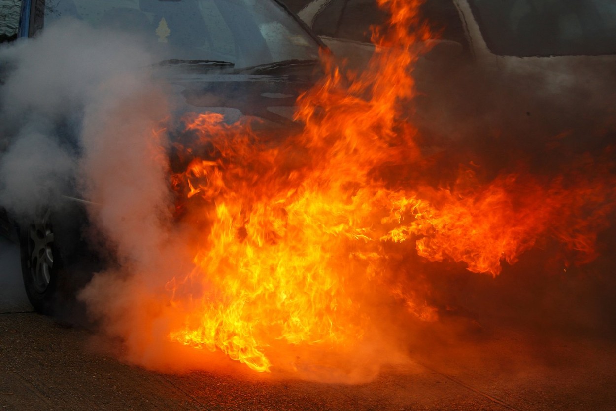 goreče vozilo, avtomobil