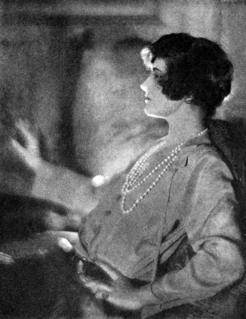 1641467290-coco-chanel-3-790x1024.jpg