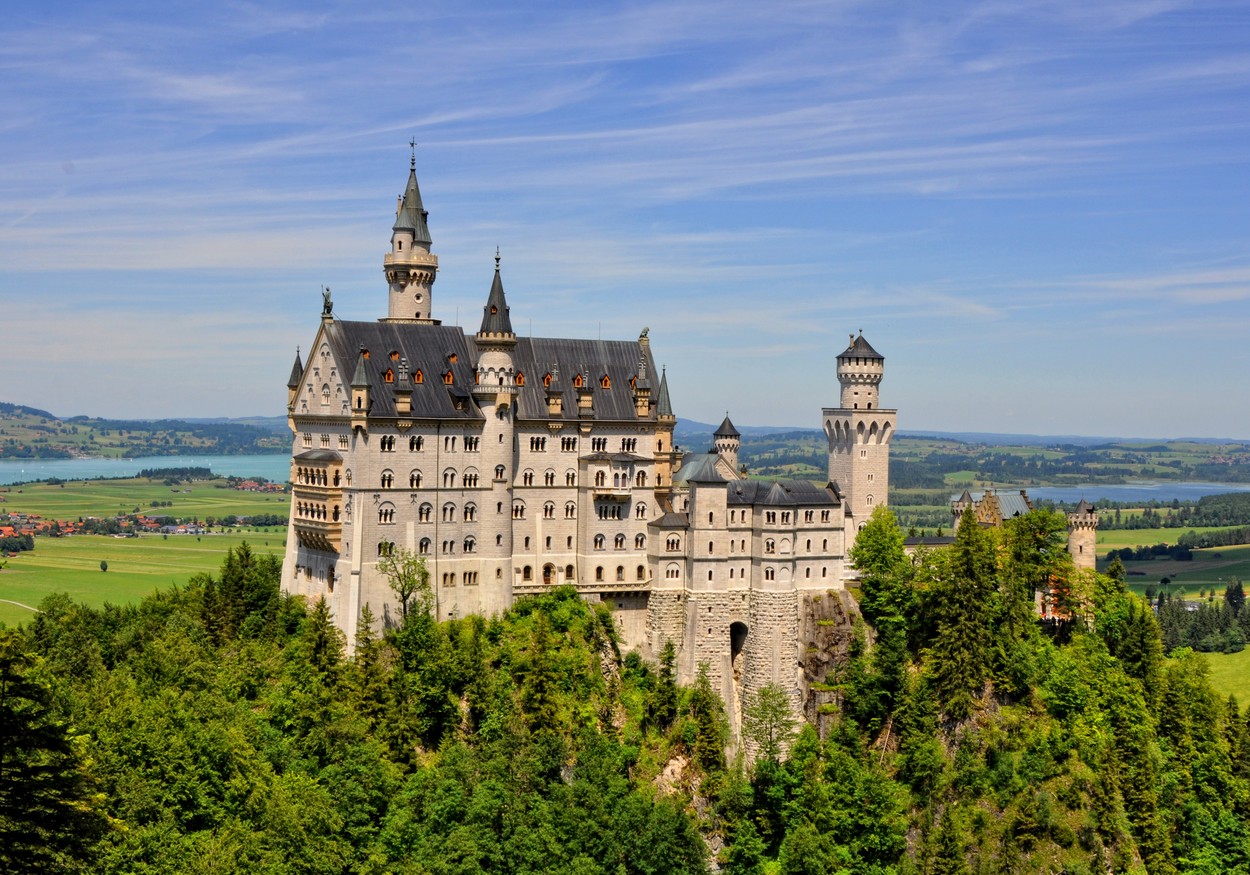 1641551197-Neuschwanstein.jpg