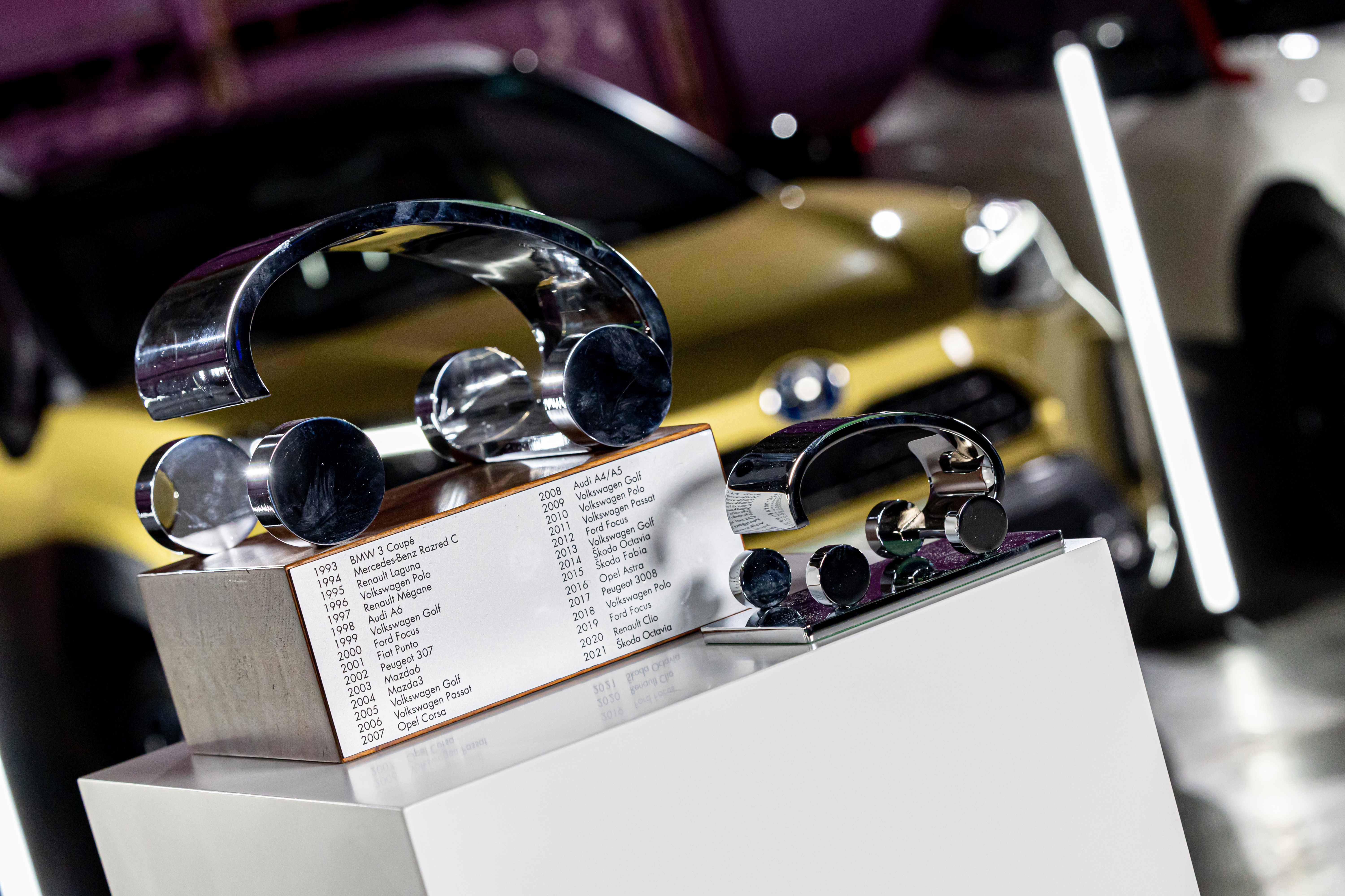 Slovenski avto leta 2022, statua