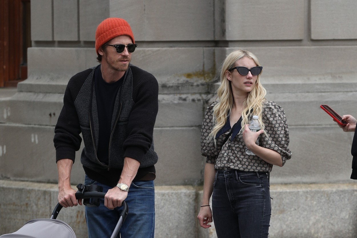 Garrett Hedlund, Emma Roberts