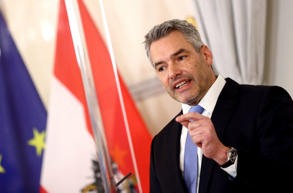 1643811789-2022-01-16T113857Z_912677131_RC2B0S9EGBQ1_RTRMADP_3_AUSTRIA-POLITICS-1024x674.jpg