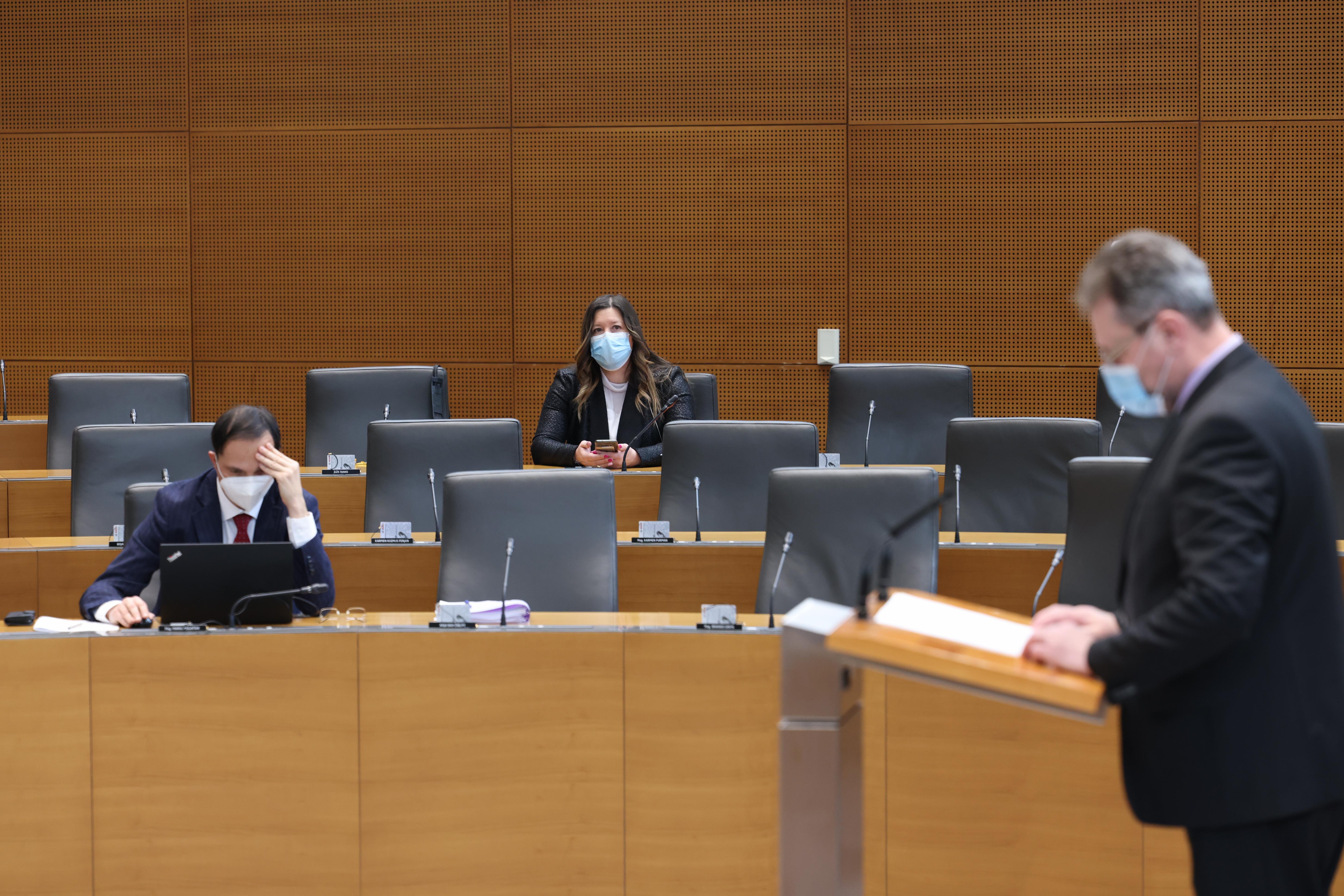 Marko Pogačnik in mag. Elena Zavadlav Ušaj